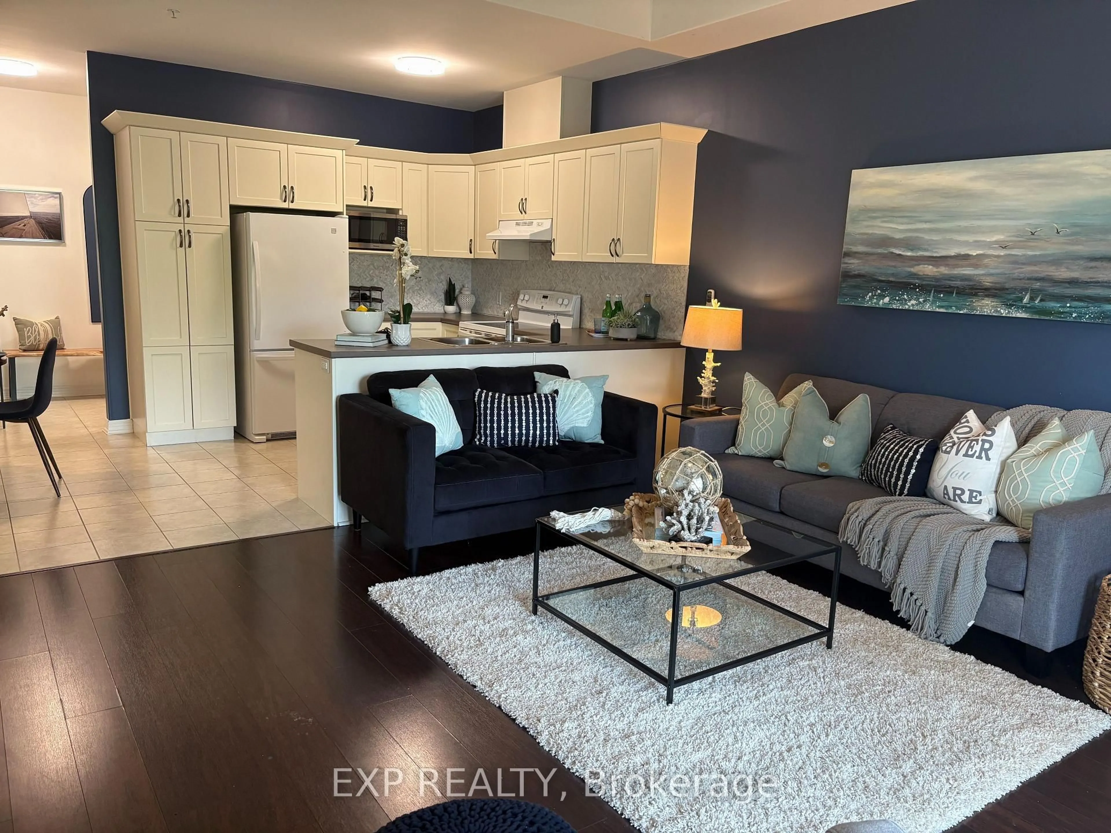 Open concept kitchen, unknown for 1 Chamberlain Cres #102, Collingwood Ontario L9Y 0E3