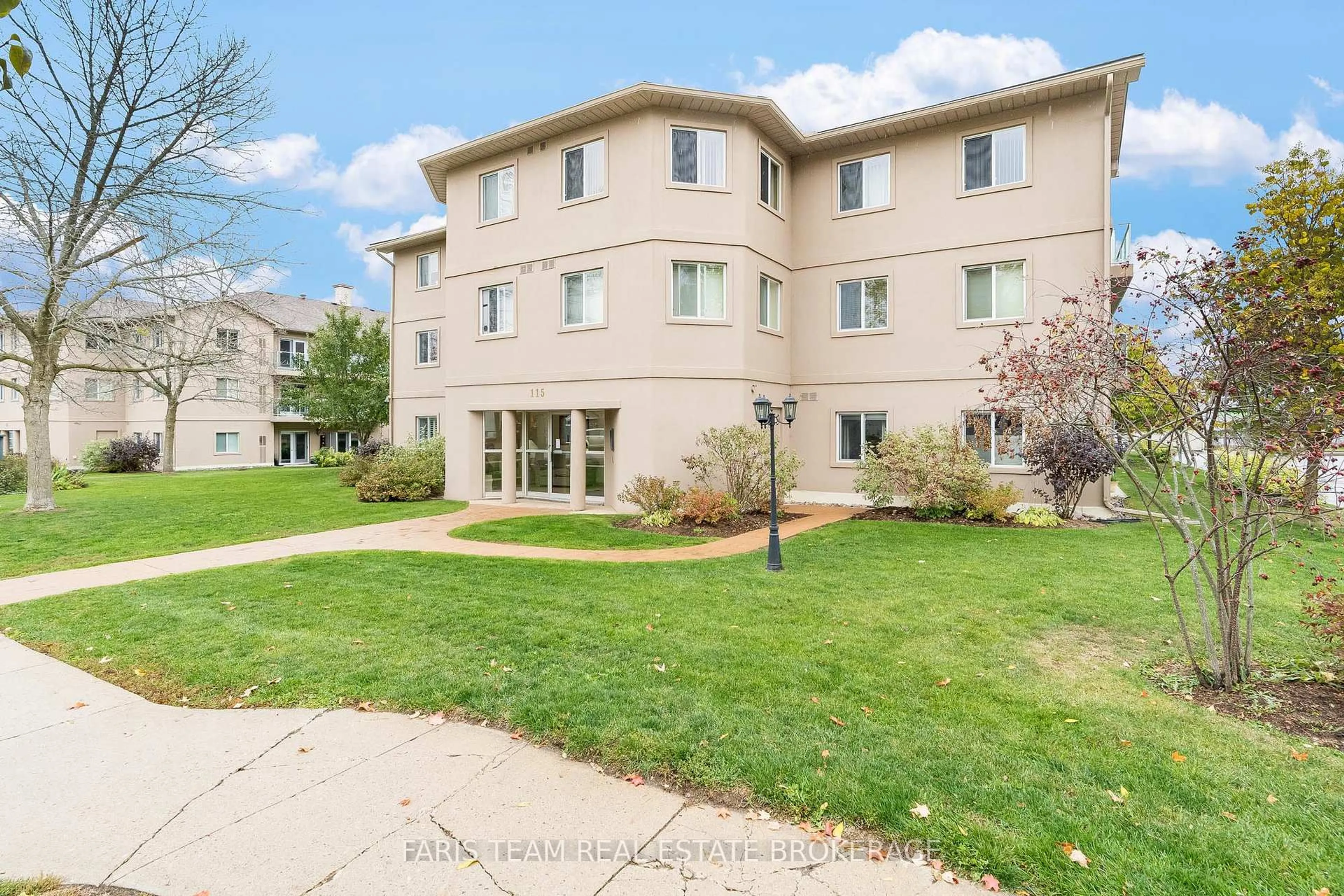 Patio, unknown for 115 Bond St #101, Orillia Ontario L3V 1J7