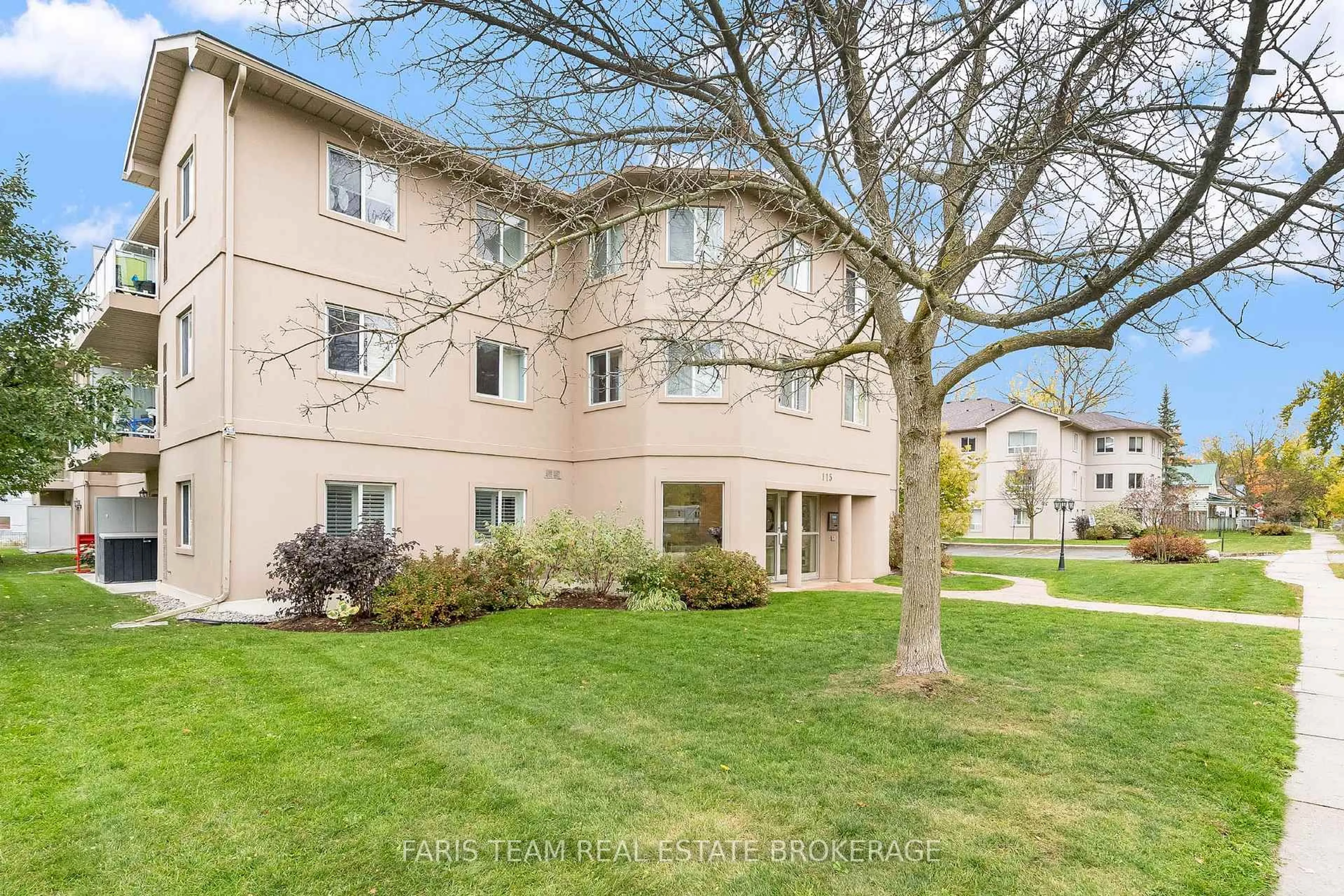 Patio, unknown for 115 Bond St #101, Orillia Ontario L3V 1J7