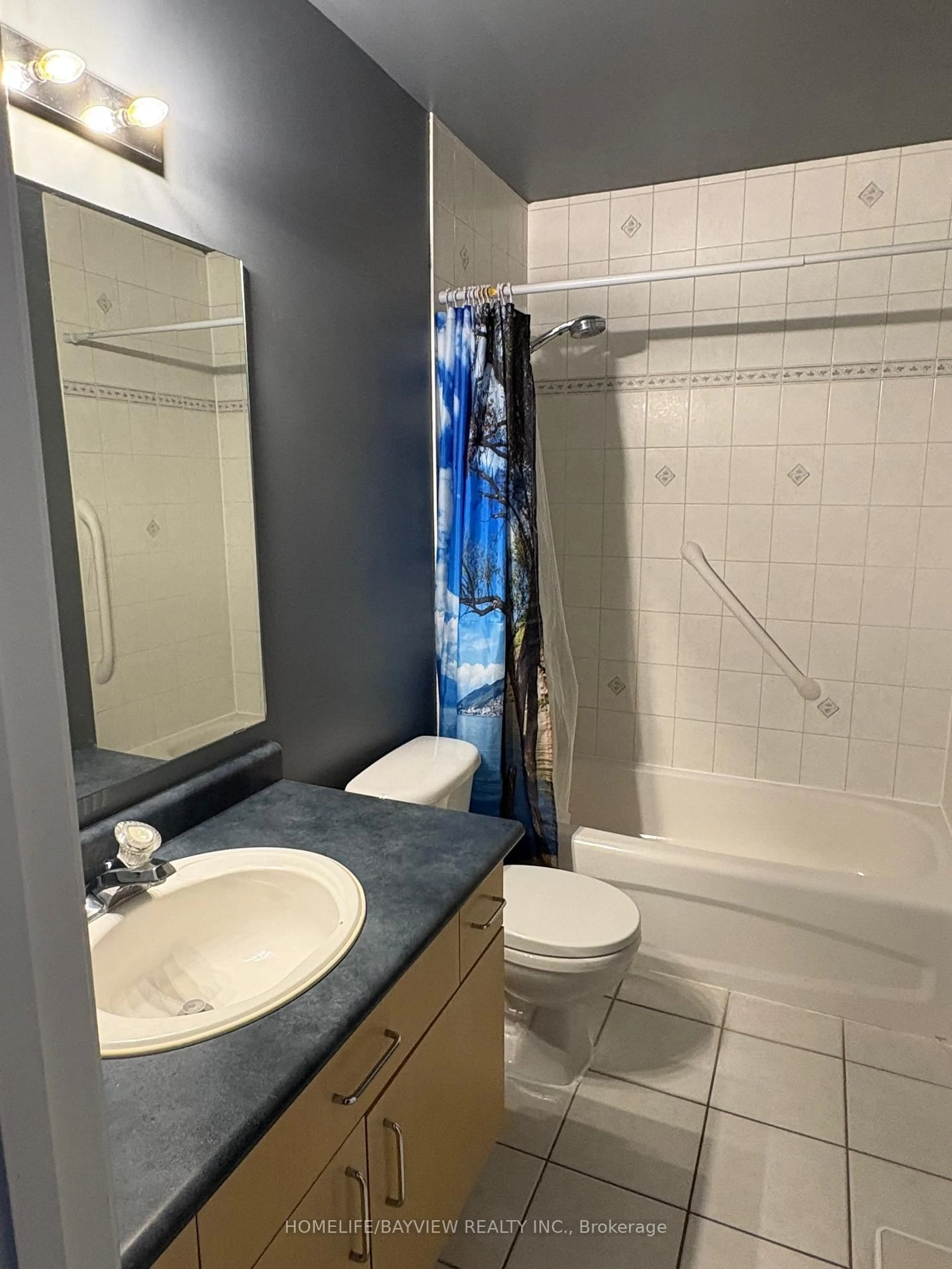 Standard bathroom, unknown for 4 Quinlan Rd, Barrie Ontario L4M 7A9