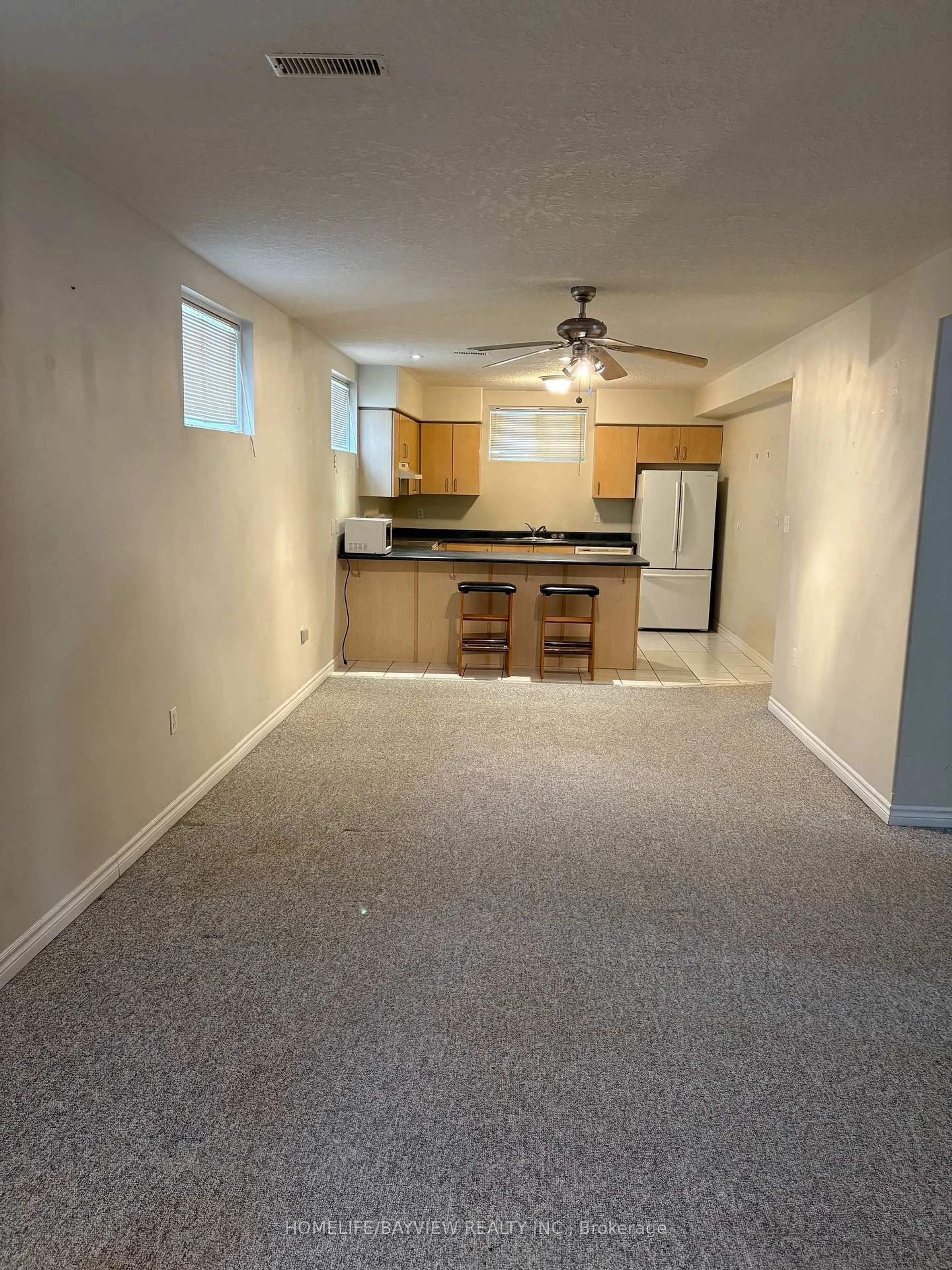 A pic of a room for 4 Quinlan Rd, Barrie Ontario L4M 7A9