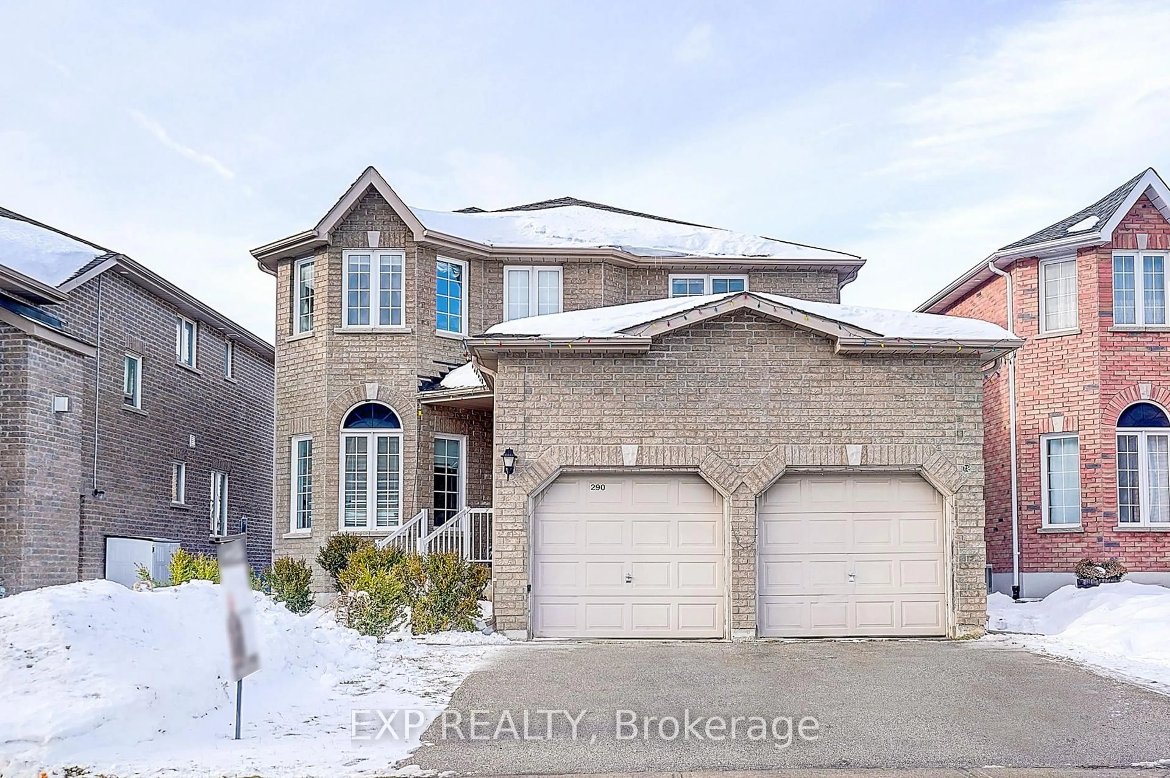 Home with brick exterior material, street for 290 Country Lane, Barrie Ontario L4N 5Z6