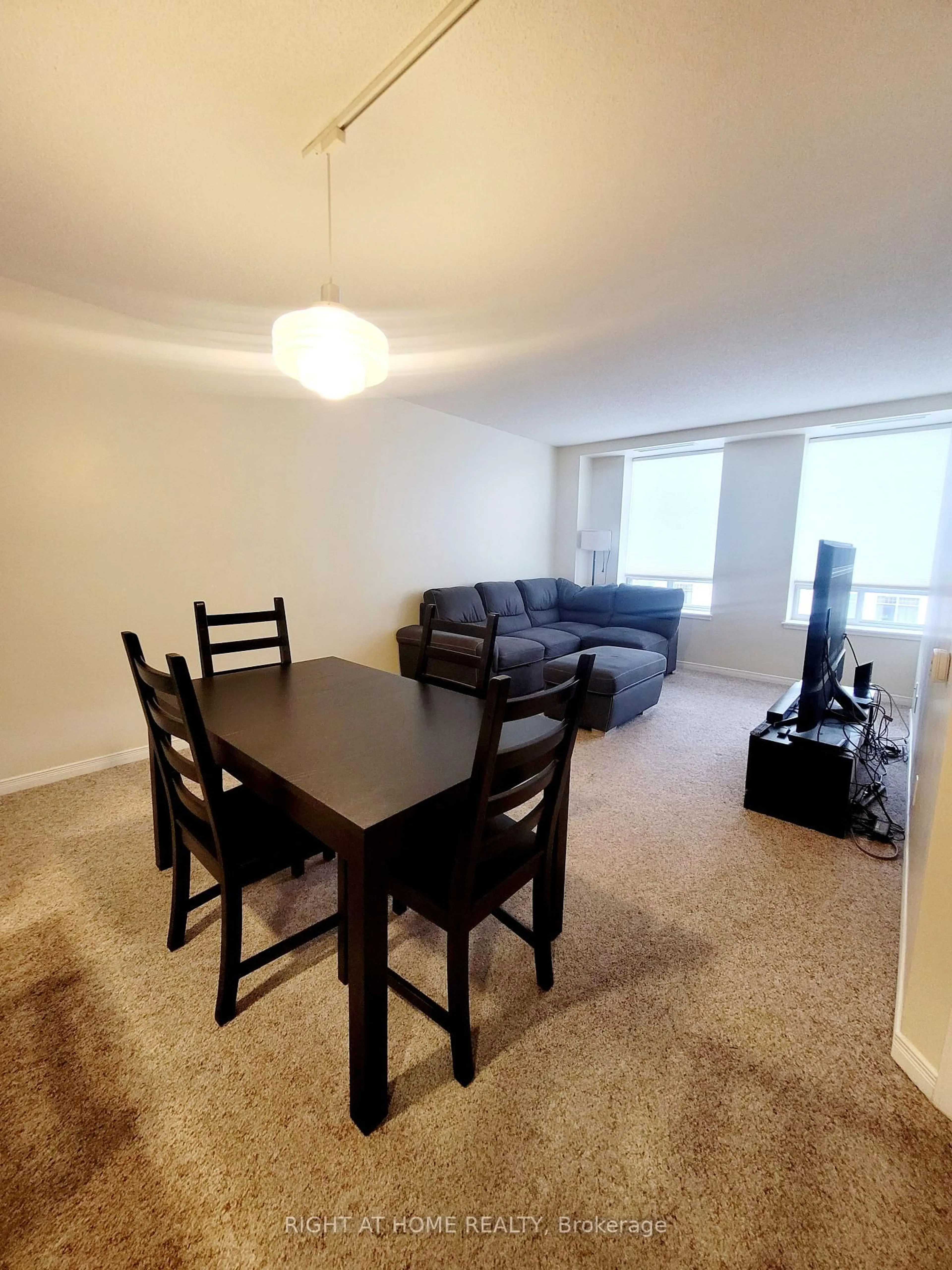 A pic of a room for 74 Ross St #53, Barrie Ontario L4N 1G3