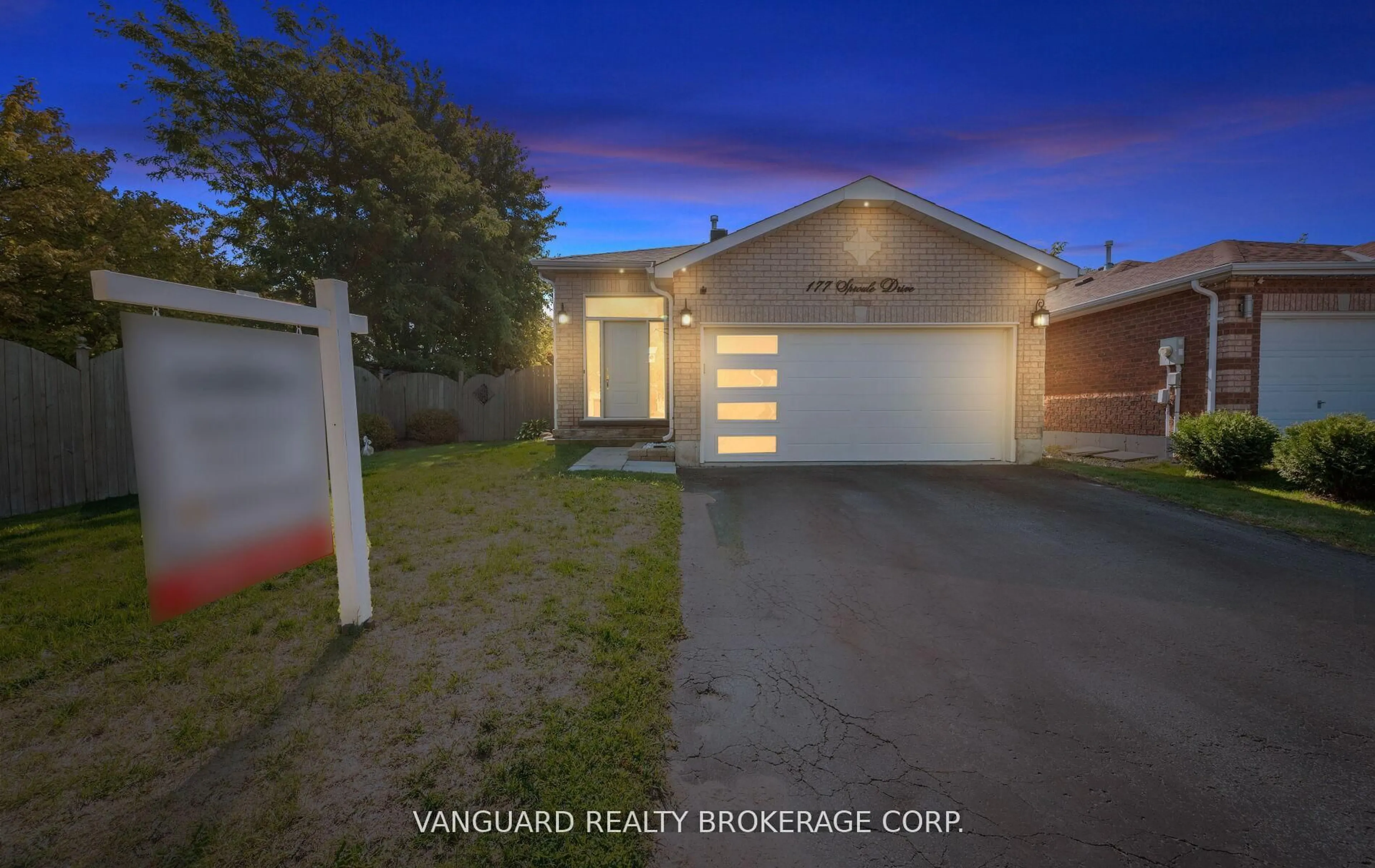 A pic from outside/outdoor area/front of a property/back of a property/a pic from drone, street for 177 Sproule Dr, Barrie Ontario L4N 0P8