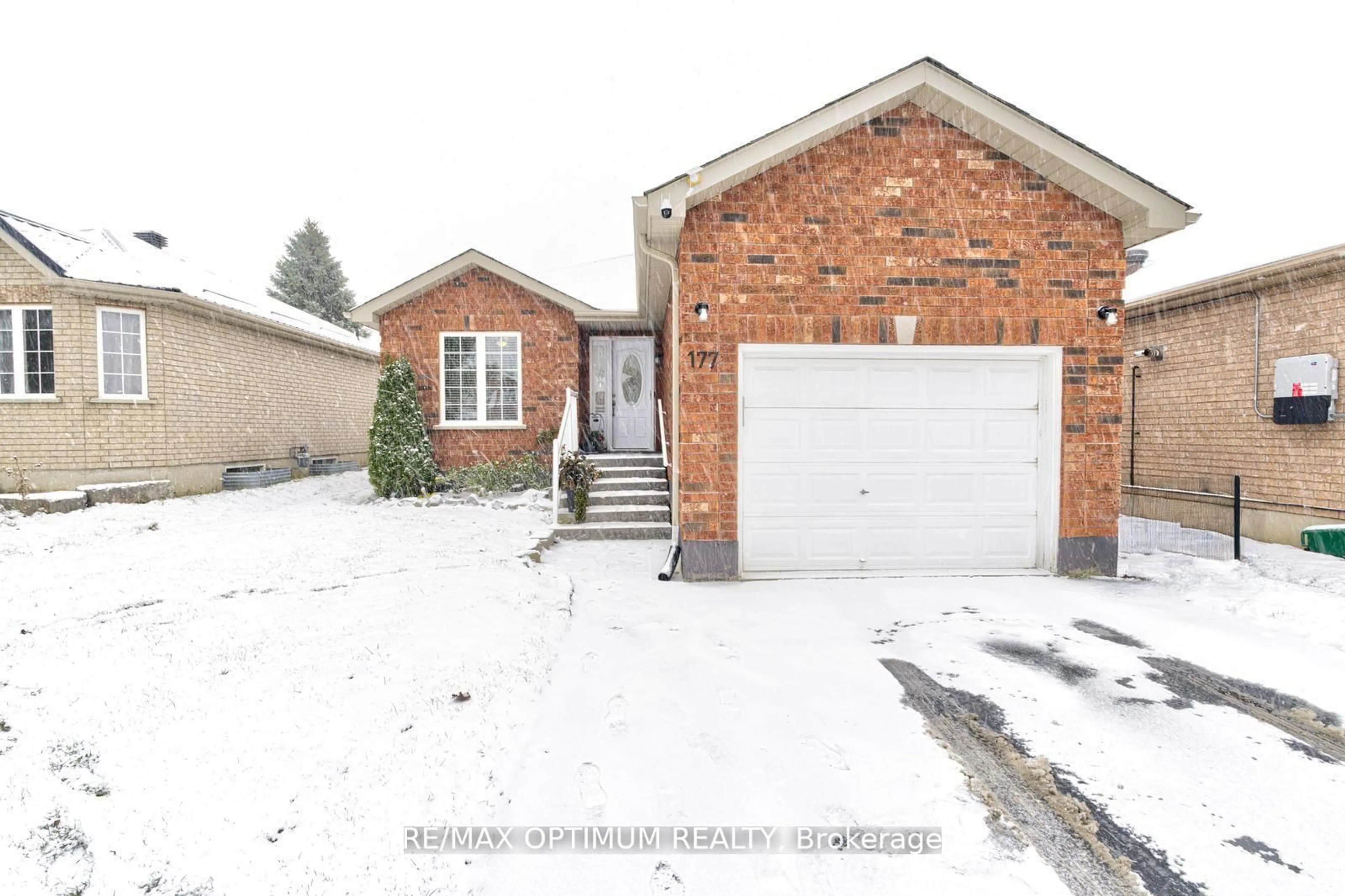Home with brick exterior material, street for 177 Hanmer St, Barrie Ontario L4M 6W6