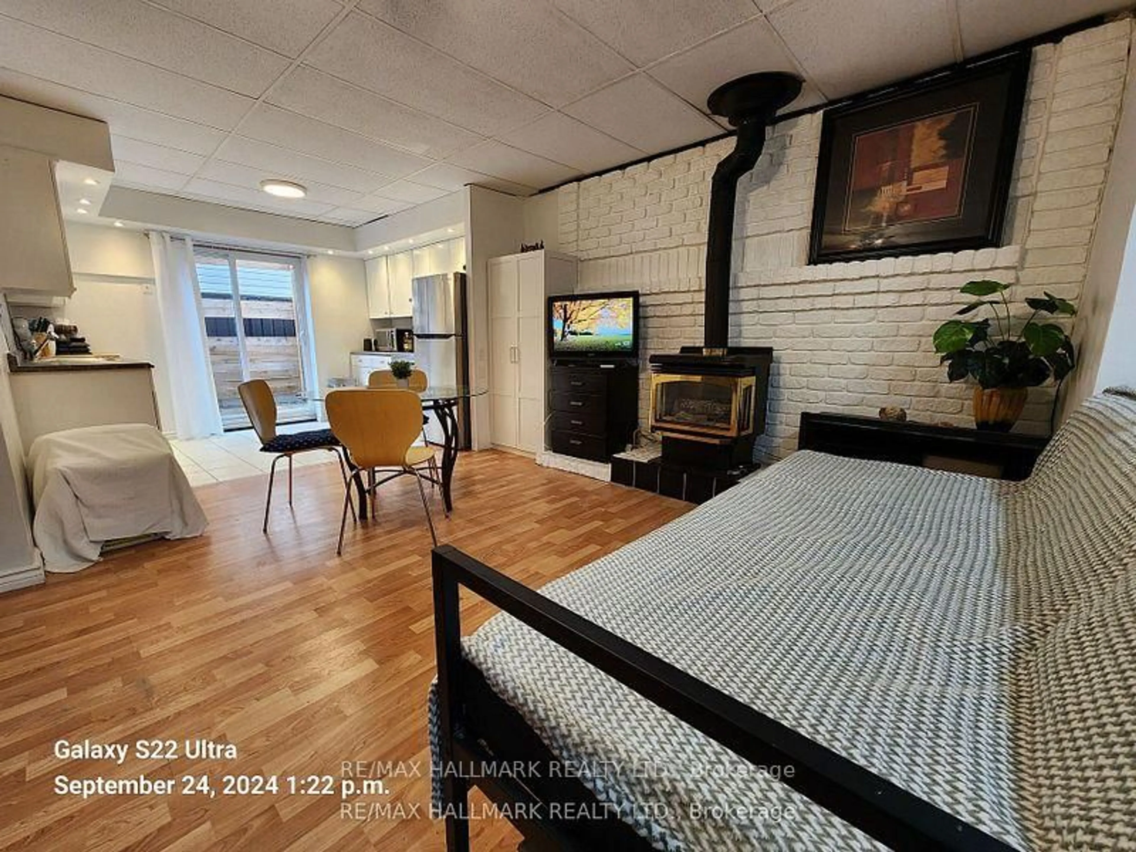 A pic of a room for 1560 River Rd, Wasaga Beach Ontario L9Z 2W4