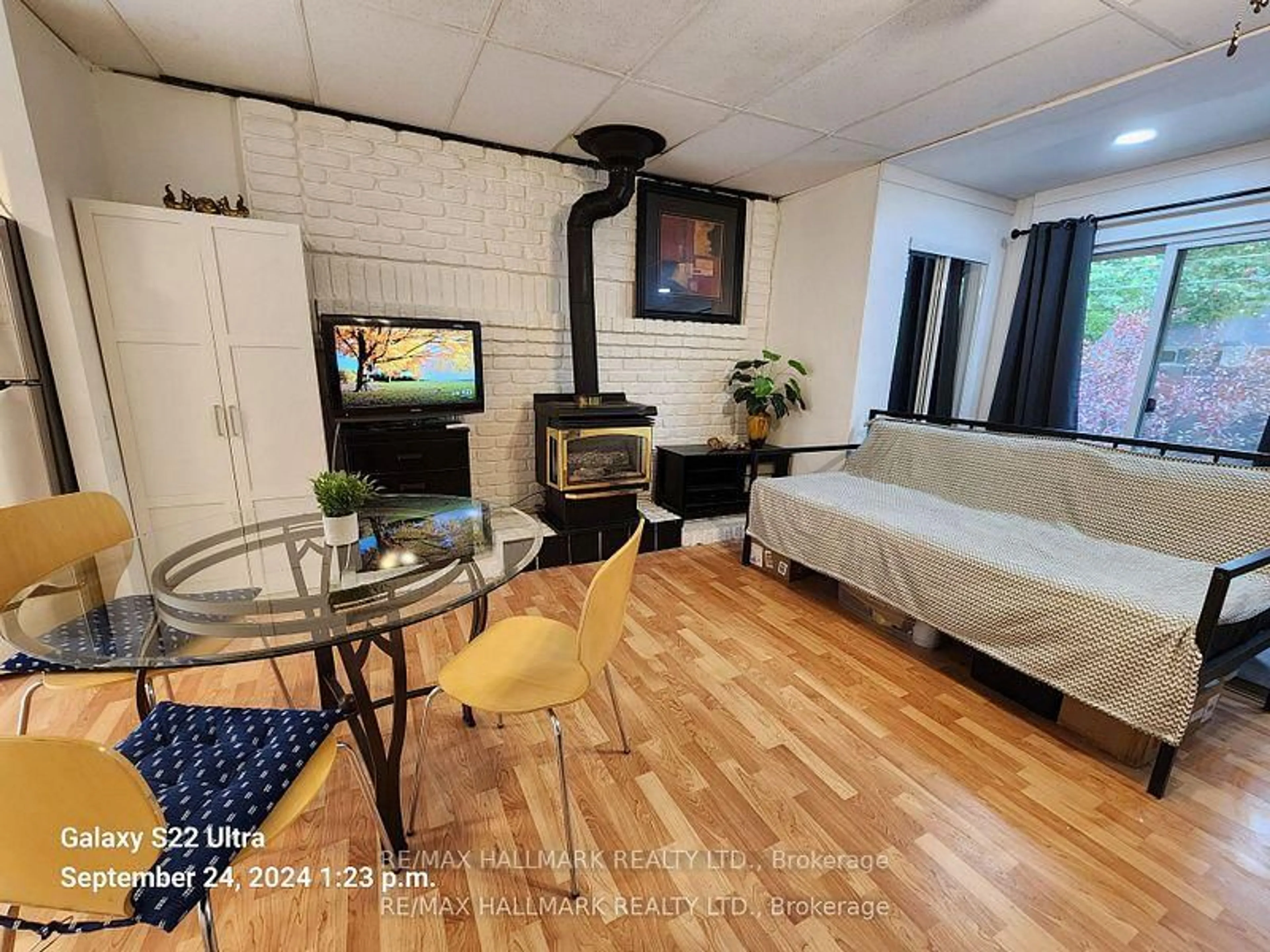 Living room with furniture, unknown for 1560 River Rd, Wasaga Beach Ontario L9Z 2W4