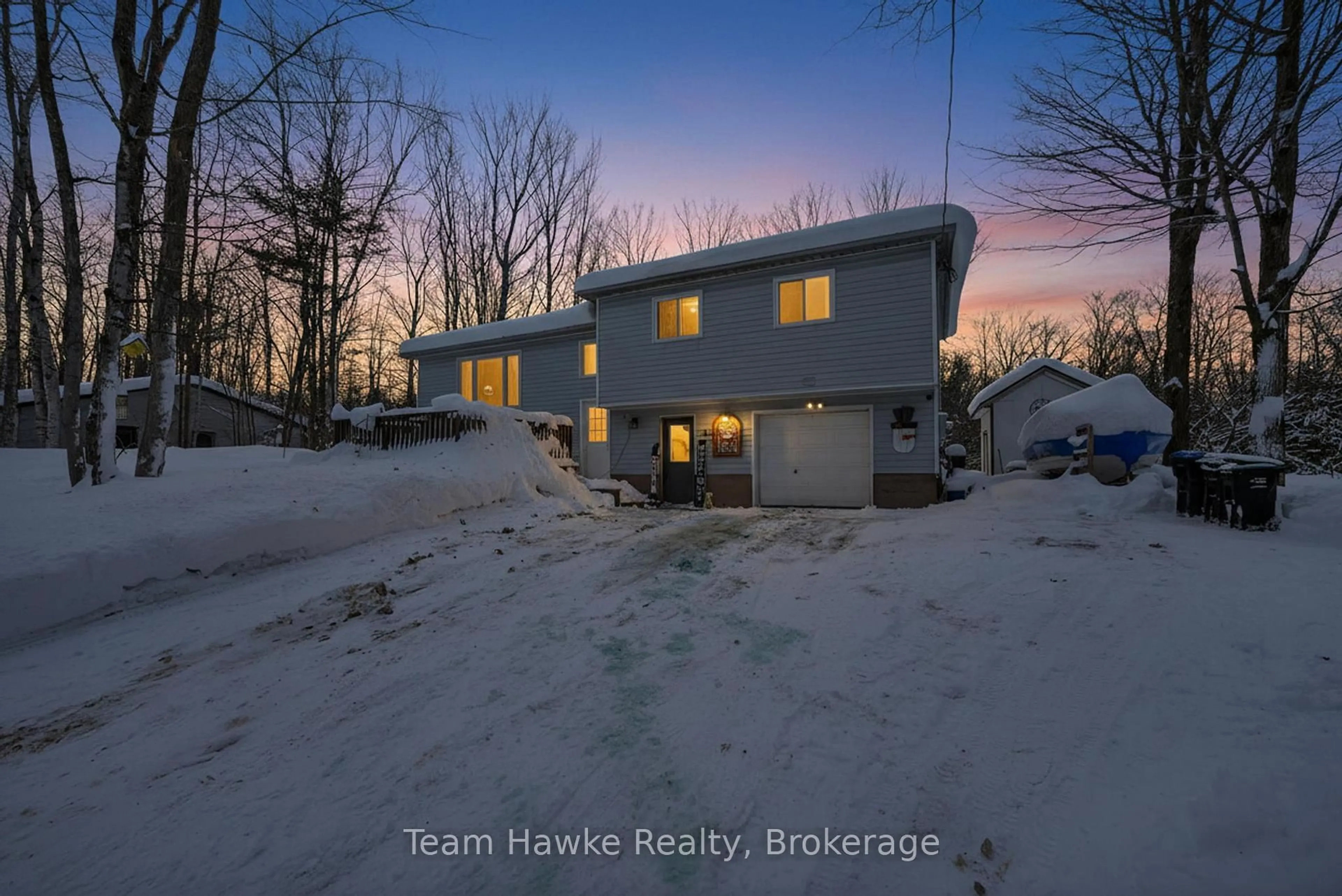 A pic from outside/outdoor area/front of a property/back of a property/a pic from drone, unknown for 50 Laurier Blvd, Tiny Ontario L9M 0J2