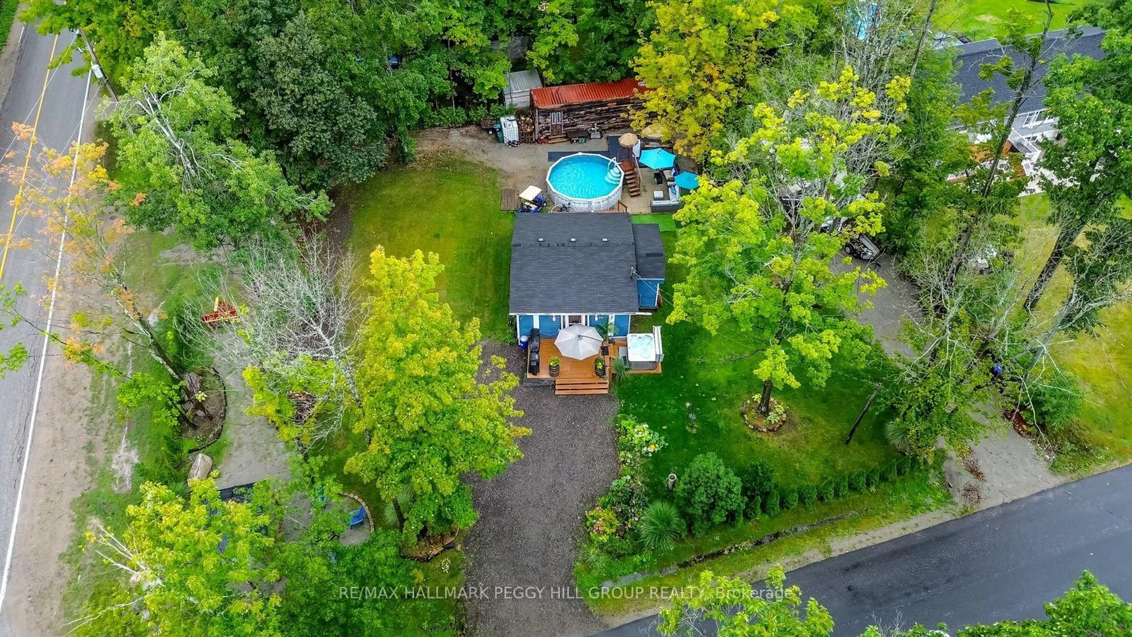 A pic from outside/outdoor area/front of a property/back of a property/a pic from drone, street for 28 Wozniak Rd, Penetanguishene Ontario L9M 1W5