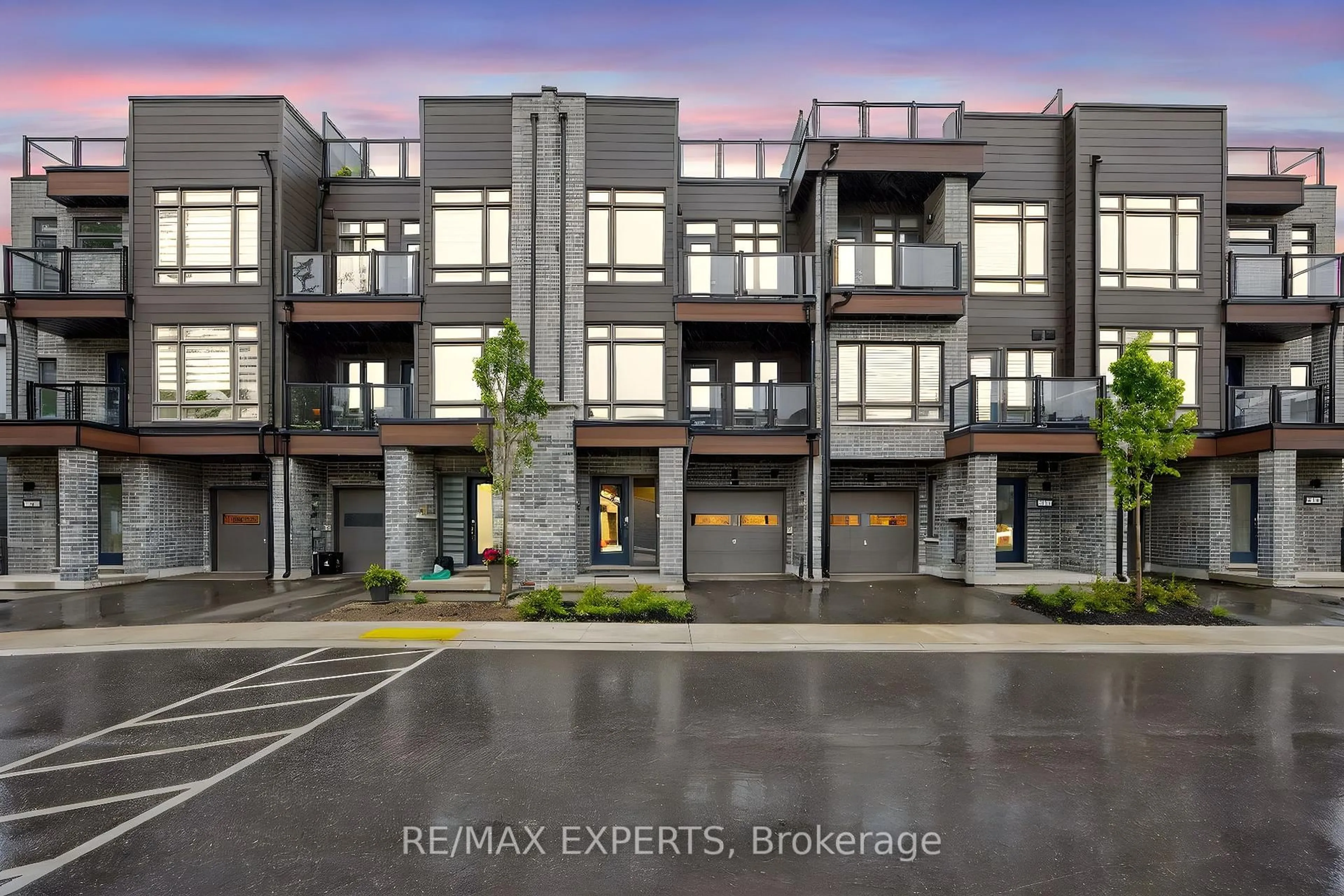 A pic from outside/outdoor area/front of a property/back of a property/a pic from drone, street for 6 Wyn Wood Lane, Orillia Ontario L3V 8P6