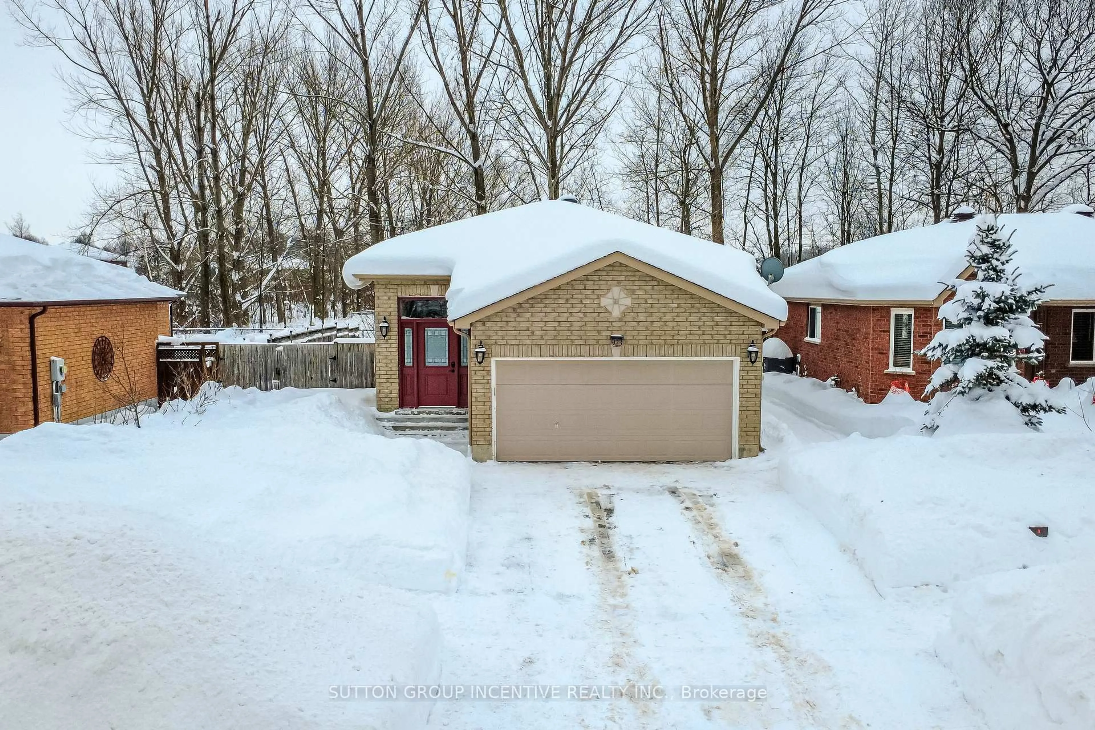 Unknown for 923 Ottawa St, Midland Ontario L4R 5E5