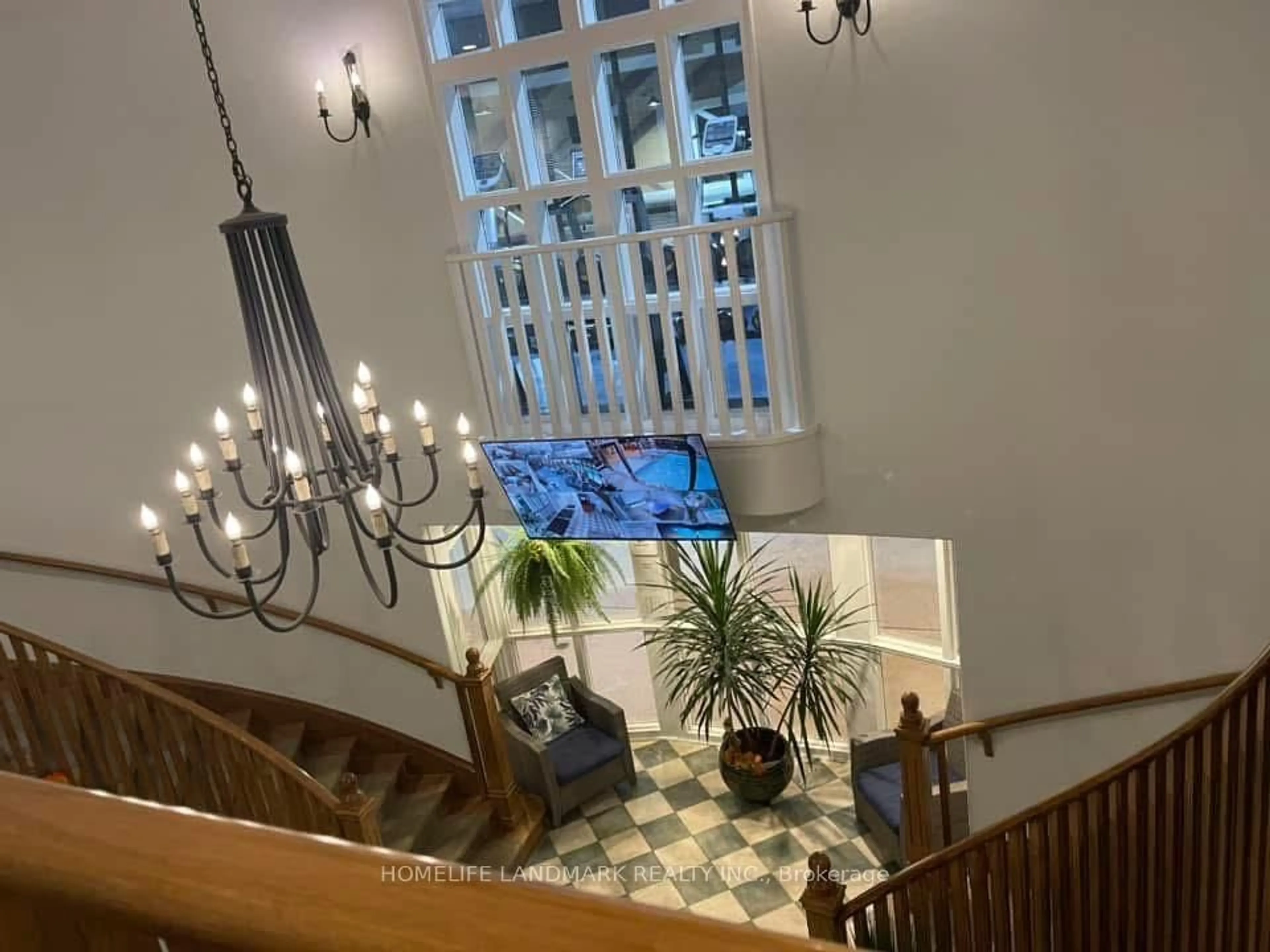 Indoor foyer for 90 Highland Dr #2076-77, Oro-Medonte Ontario L0L 2X0