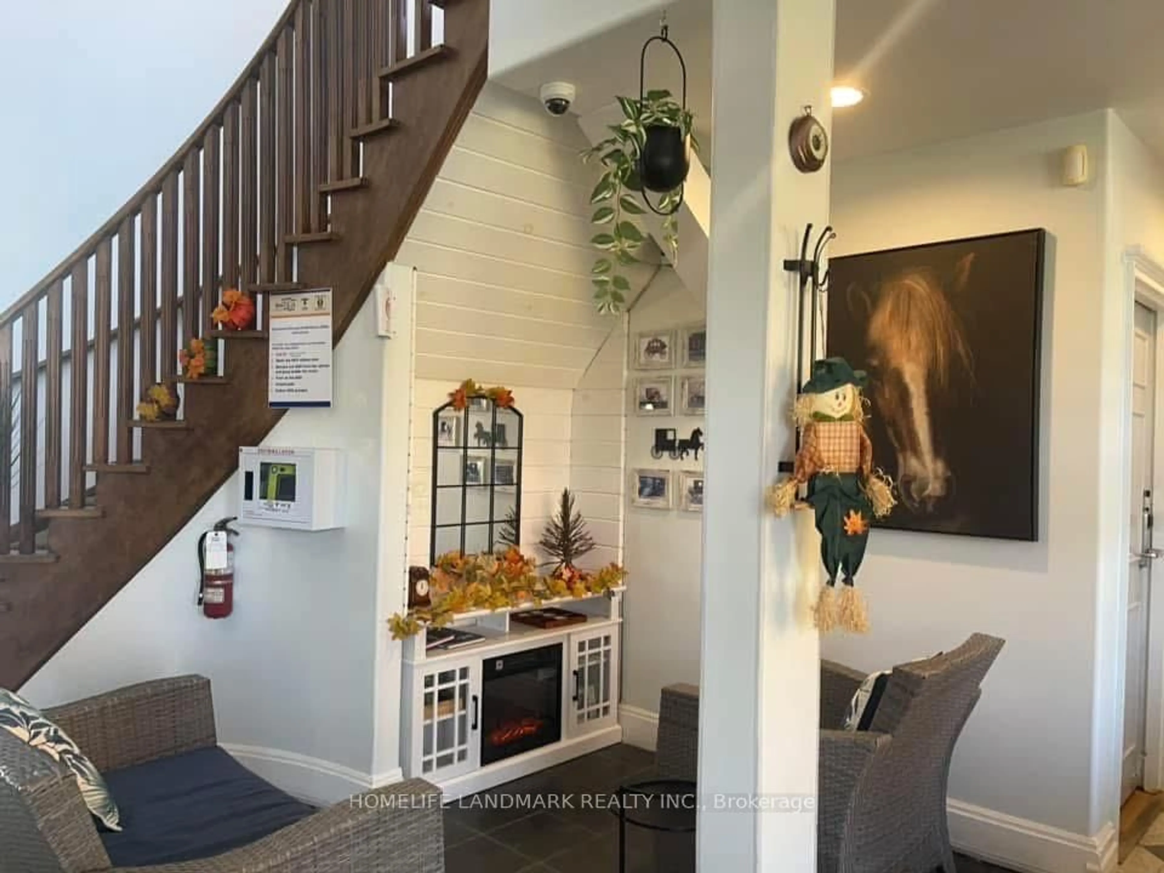 Indoor entryway for 90 Highland Dr #2076-77, Oro-Medonte Ontario L0L 2X0