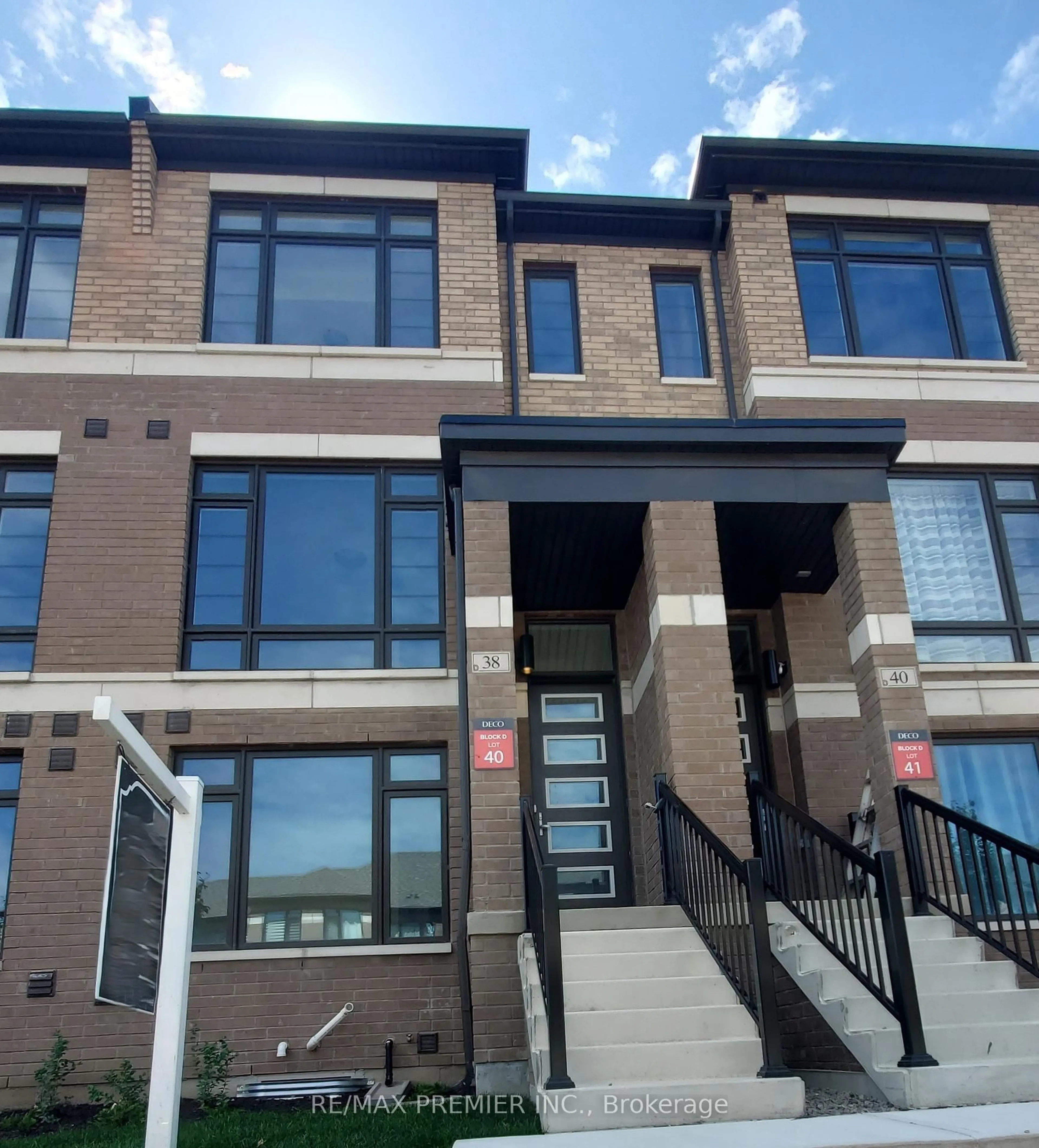 Home with brick exterior material, street for 38 Cherry Hill Lane, Barrie Ontario L4N 6K7