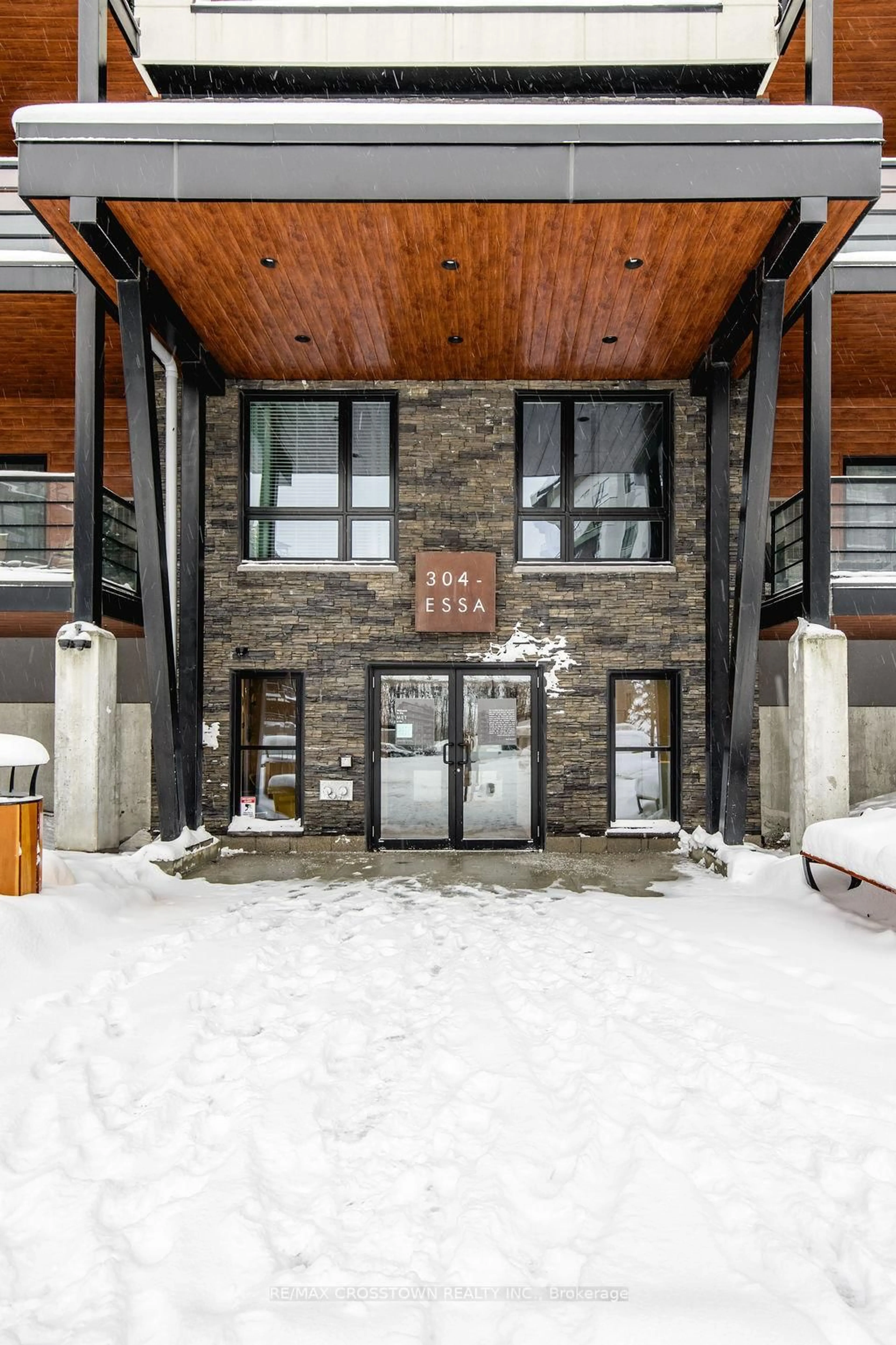 Indoor entryway for 304 ESSA Rd #609, Barrie Ontario L9J 0H4