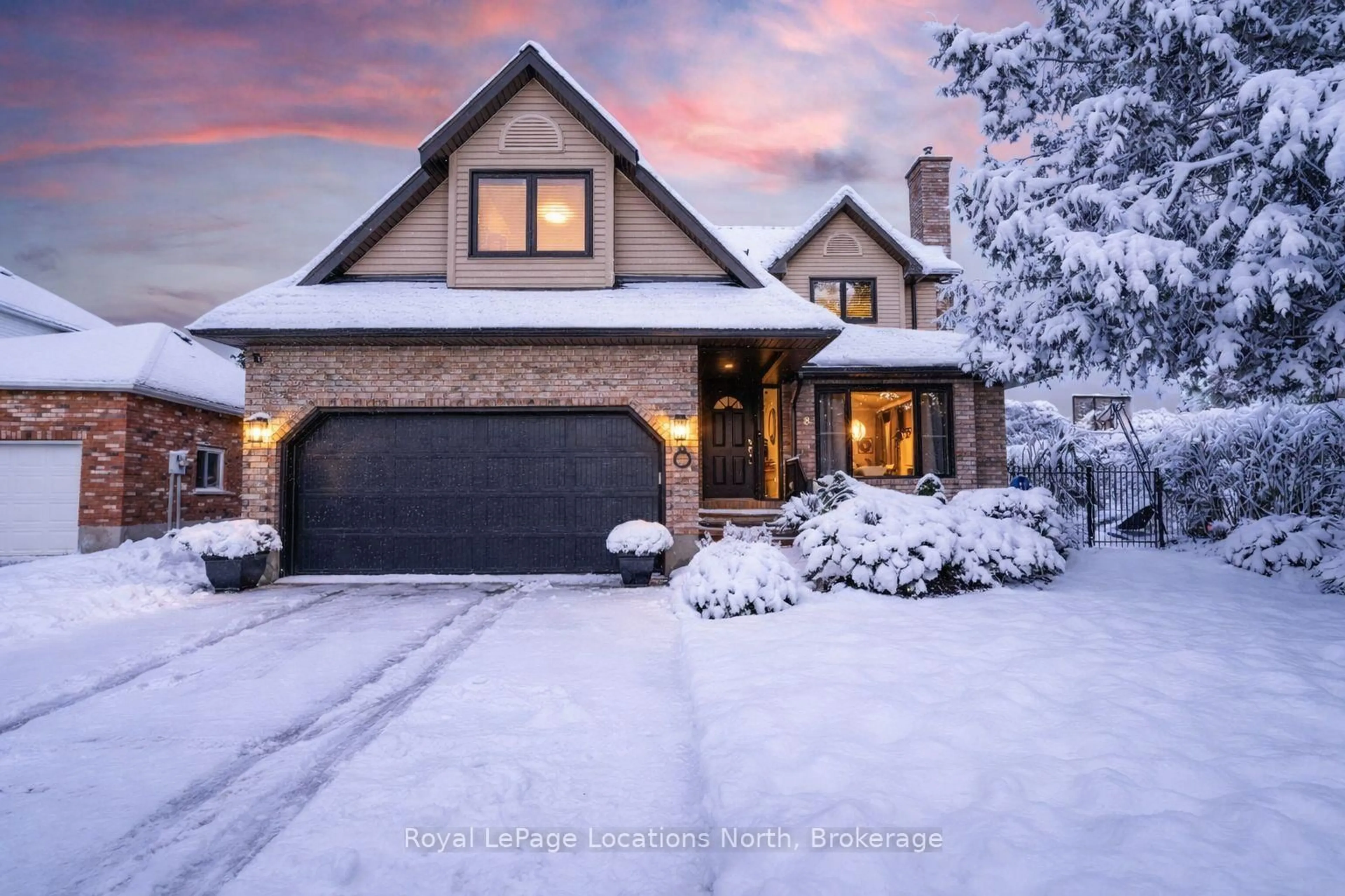 Home with brick exterior material, street for 8 Burnside Crt, Collingwood Ontario L9Y 4R7