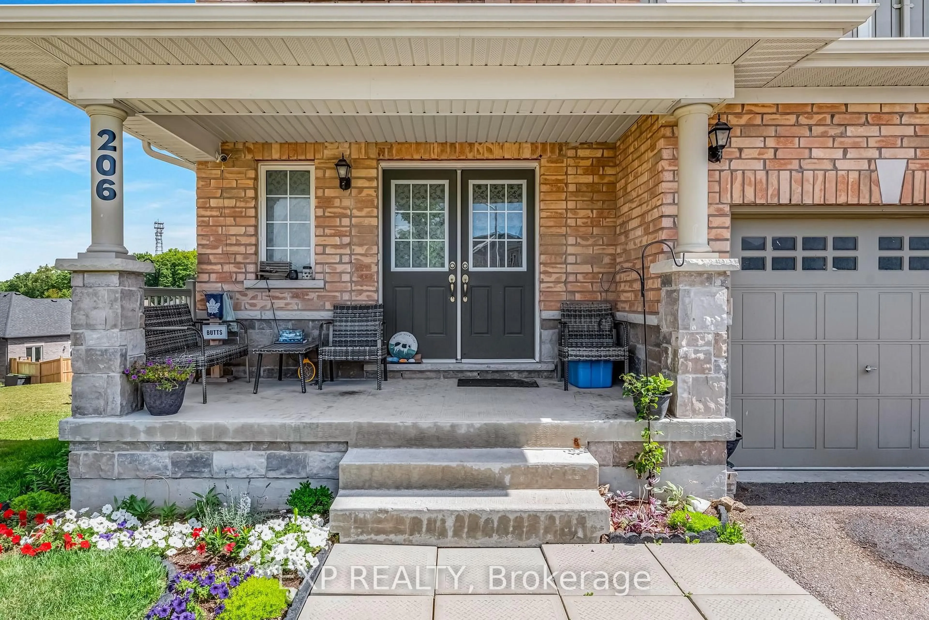 Indoor entryway for 206 Isabella Dr, Orillia Ontario L3V 8K7
