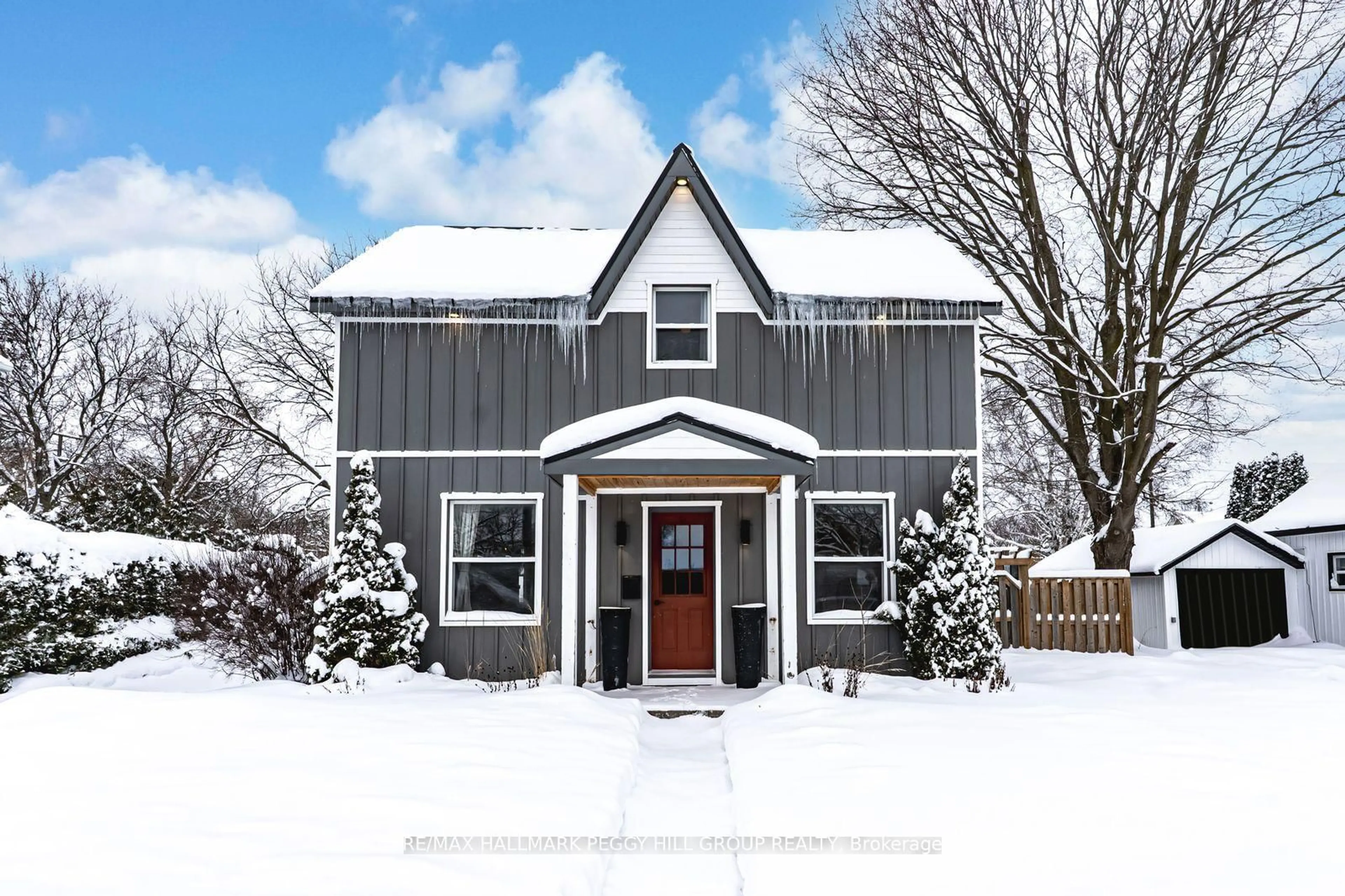 Home with vinyl exterior material, street for 7196 26 Highway, Clearview Ontario L0M 1S0