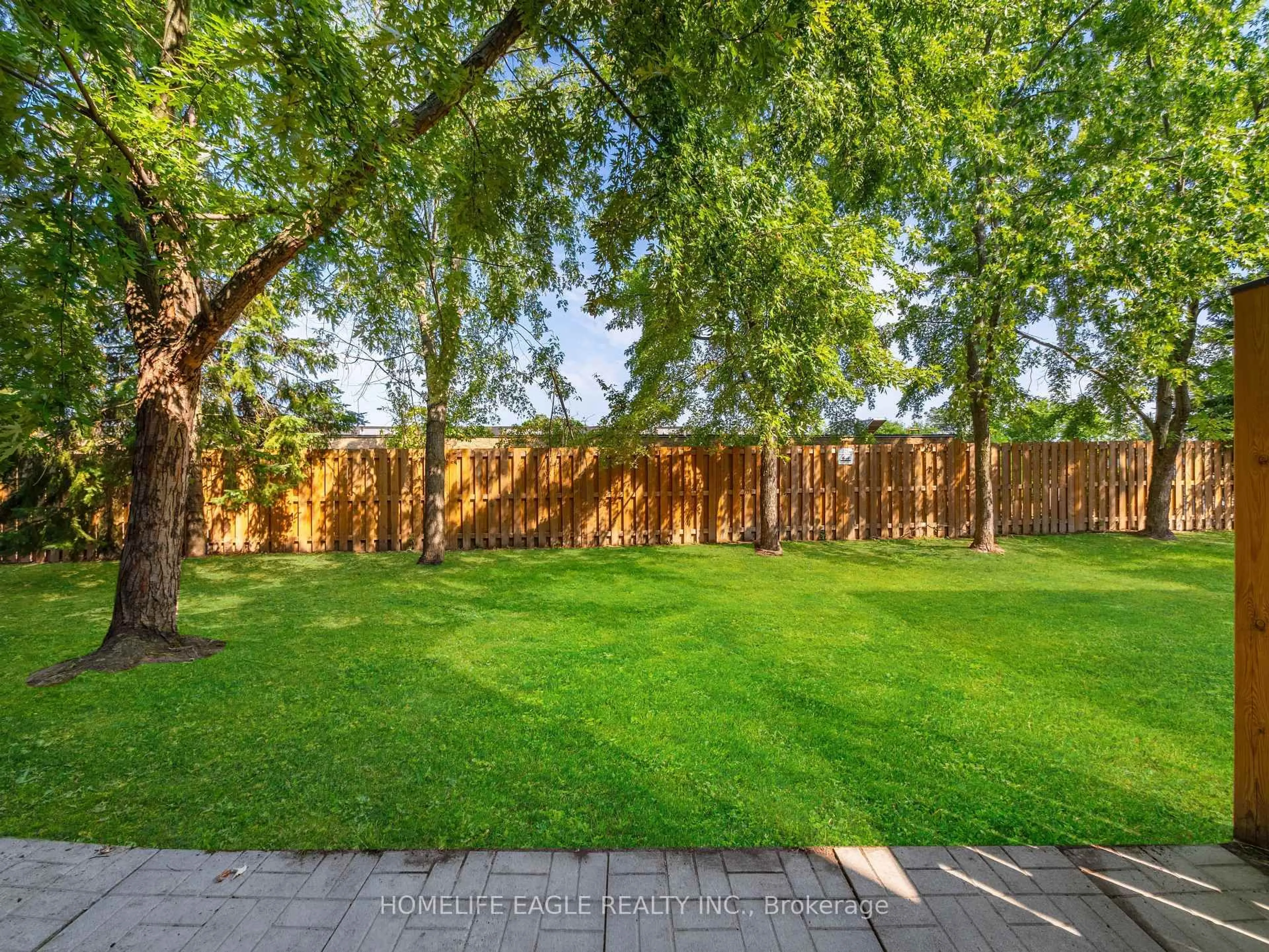 Patio, forest/trees view for 235 Ferndale Dr #13, Barrie Ontario L4N 0T6