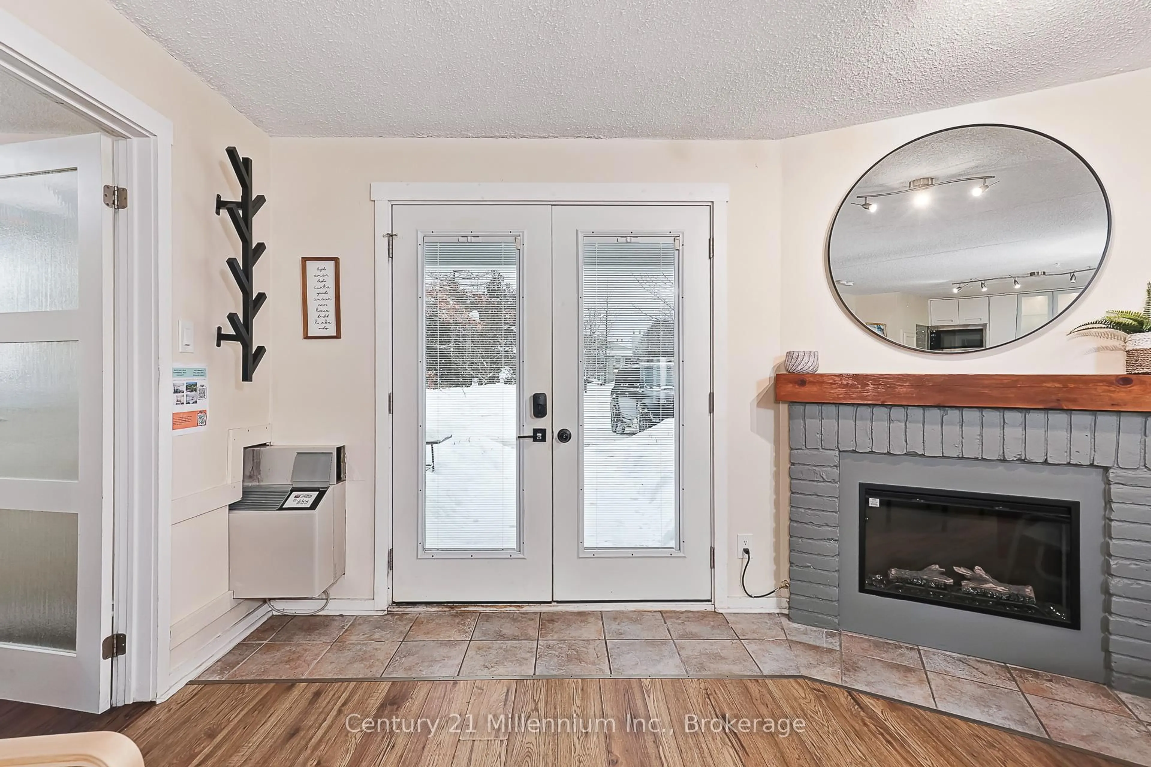Indoor entryway for 11 Dawson Dr #707, Collingwood Ontario L9Y 5B4