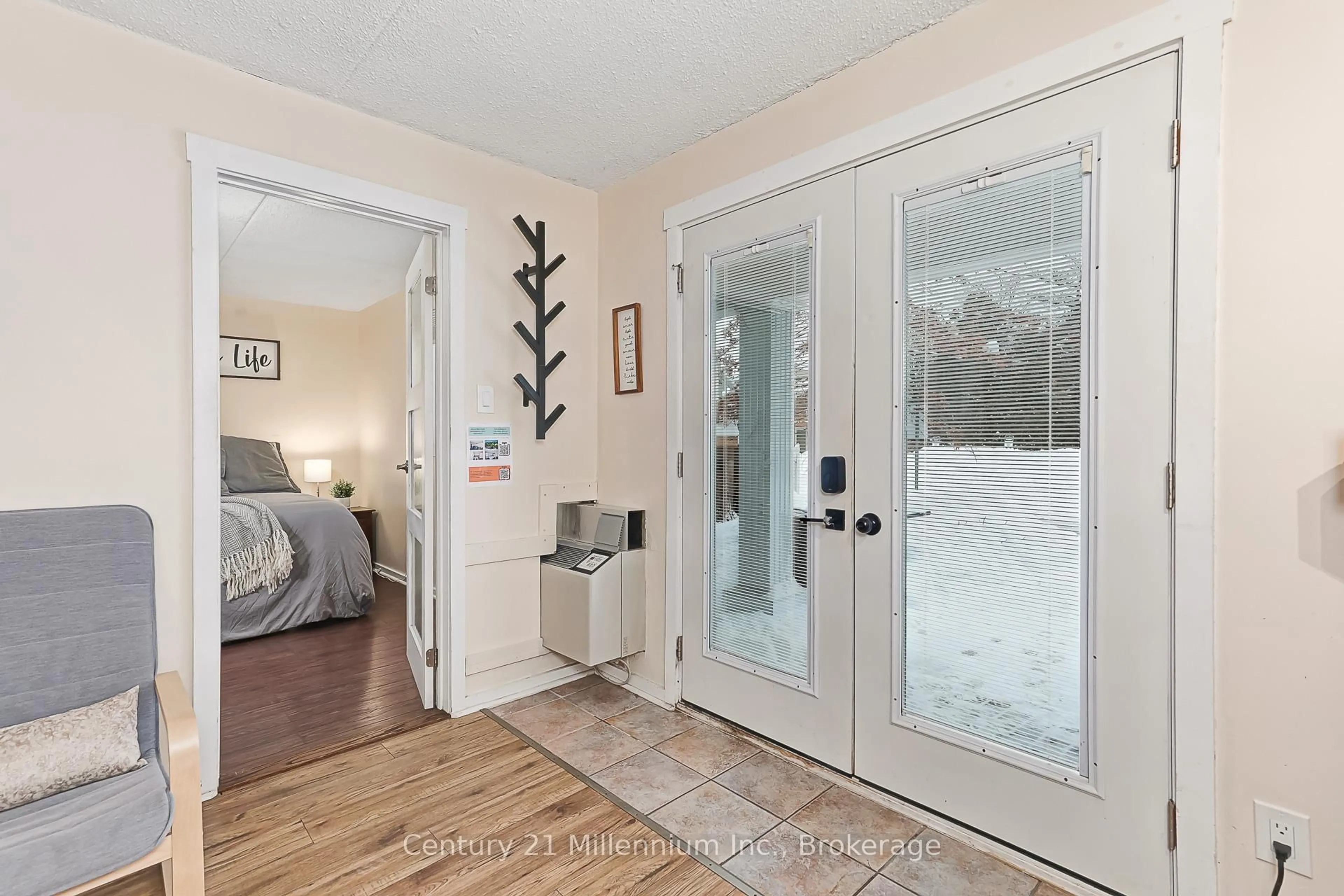 Indoor entryway for 11 Dawson Dr #707, Collingwood Ontario L9Y 5B4
