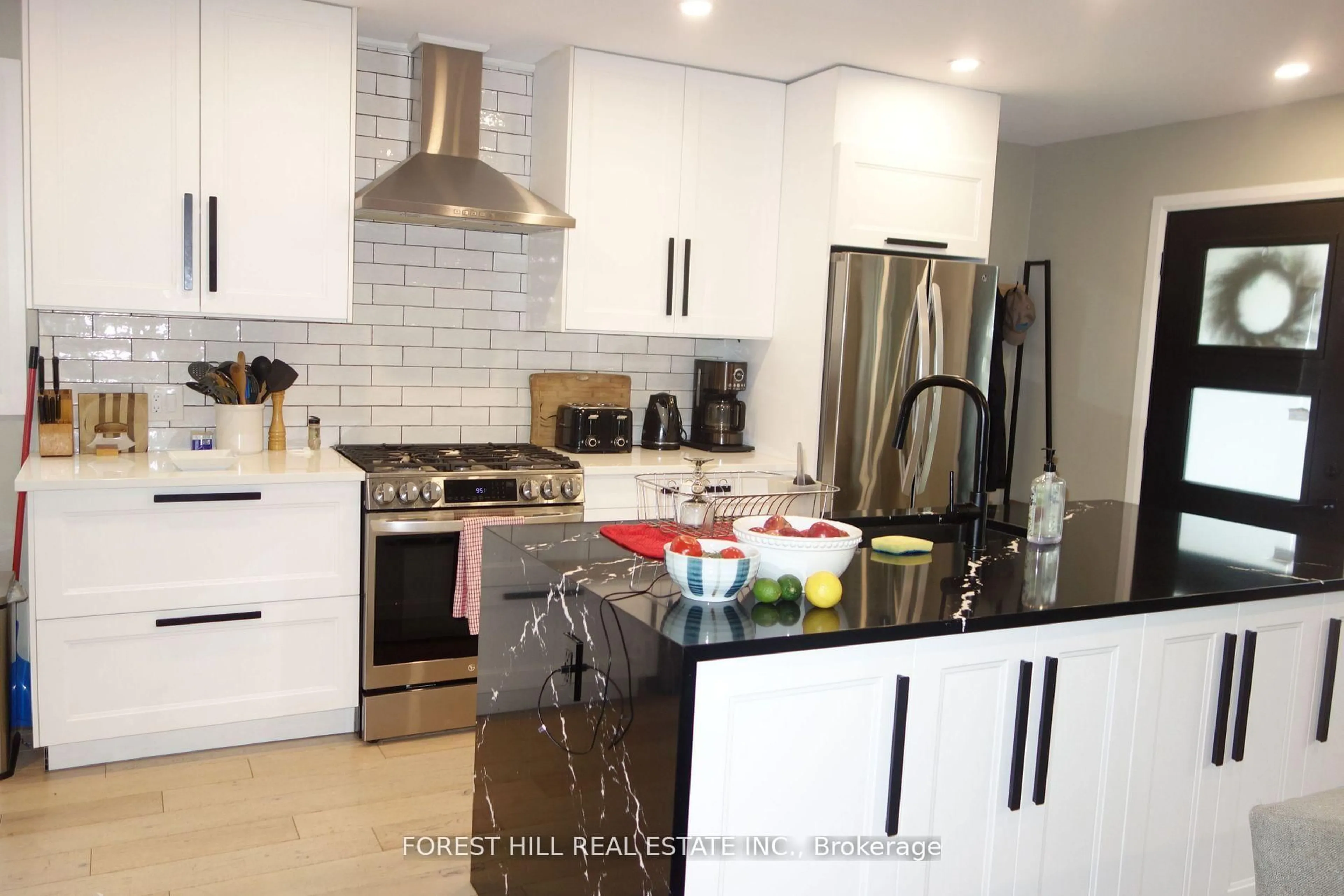 Contemporary kitchen, ceramic/tile floor for 6 Leslie Dr, Collingwood Ontario L9Y 4P2