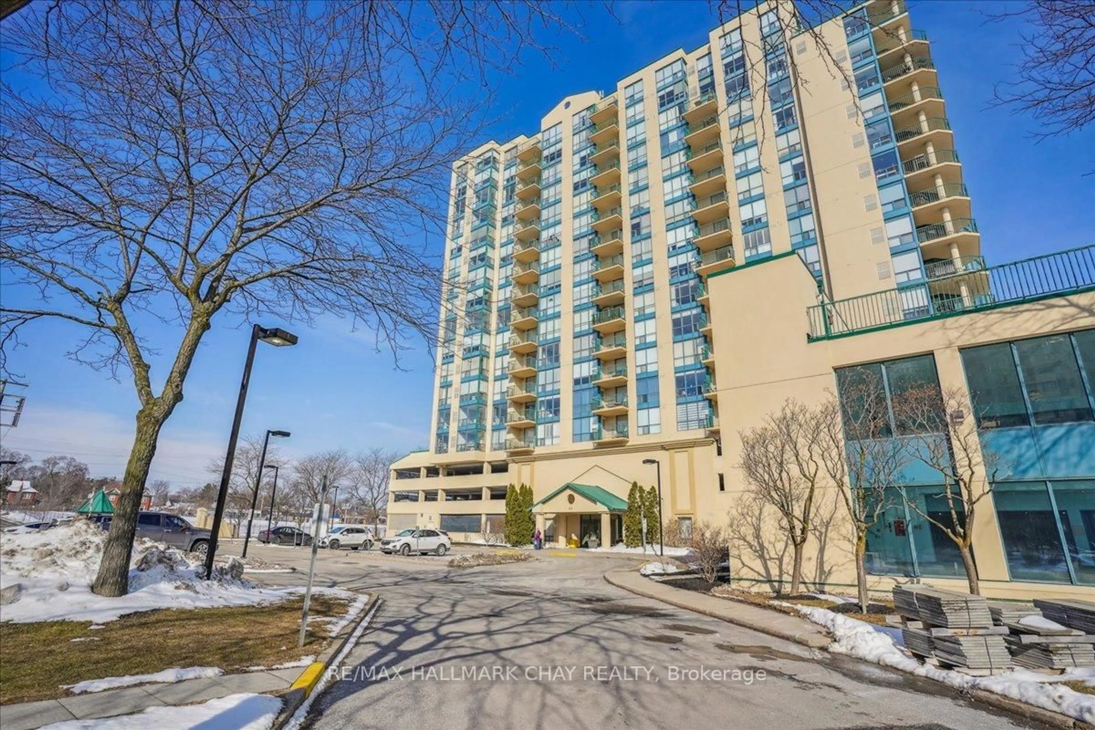 Indoor foyer for 65 Ellen St #602, Barrie Ontario L4N 3A5