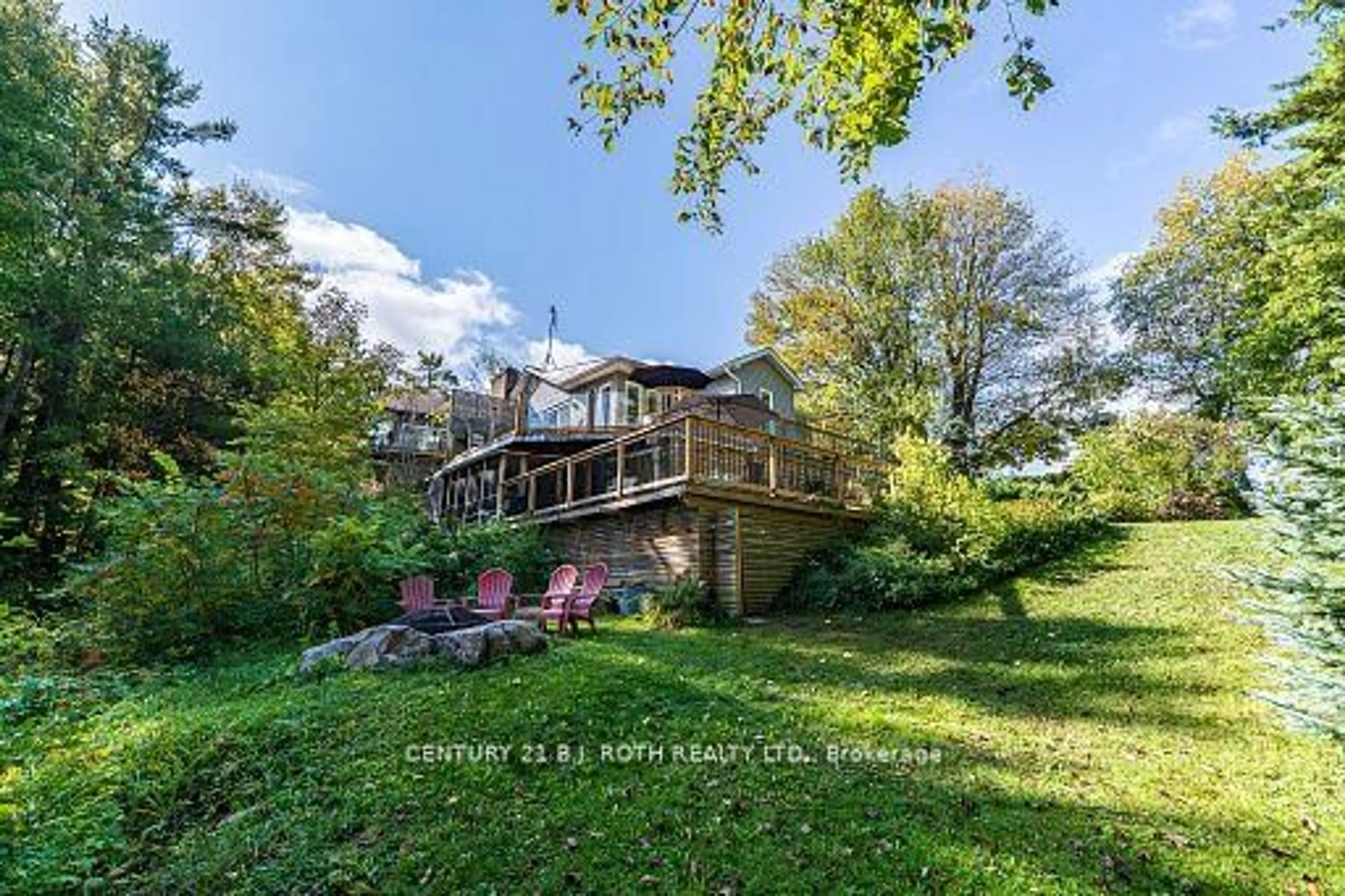 A pic from outside/outdoor area/front of a property/back of a property/a pic from drone, water/lake/river/ocean view for 8101 Kings River Rd, Ramara Ontario L0K 2B0
