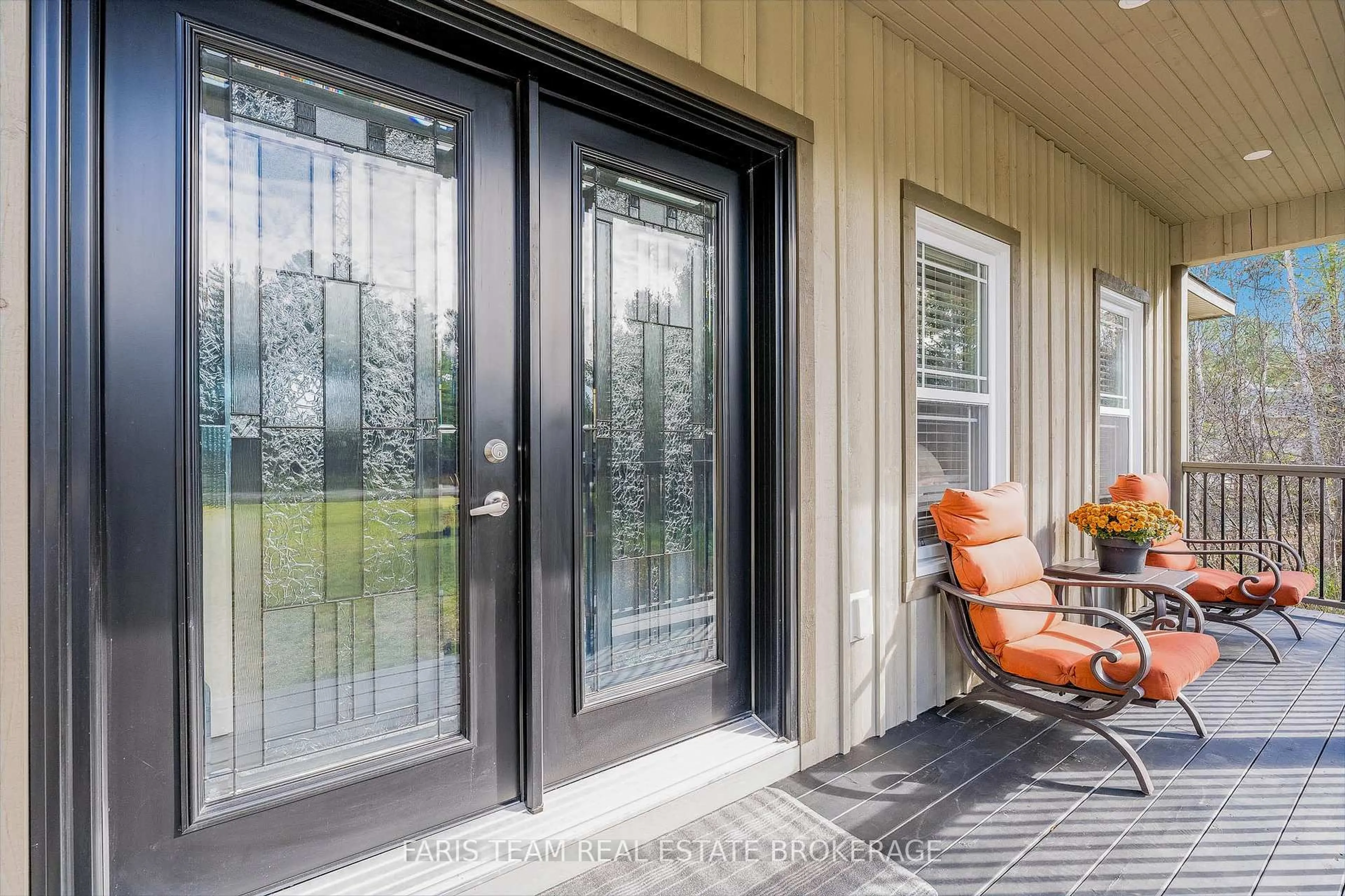 Indoor entryway for 7589 Cronk Sdrd, Severn Ontario L0K 2B0