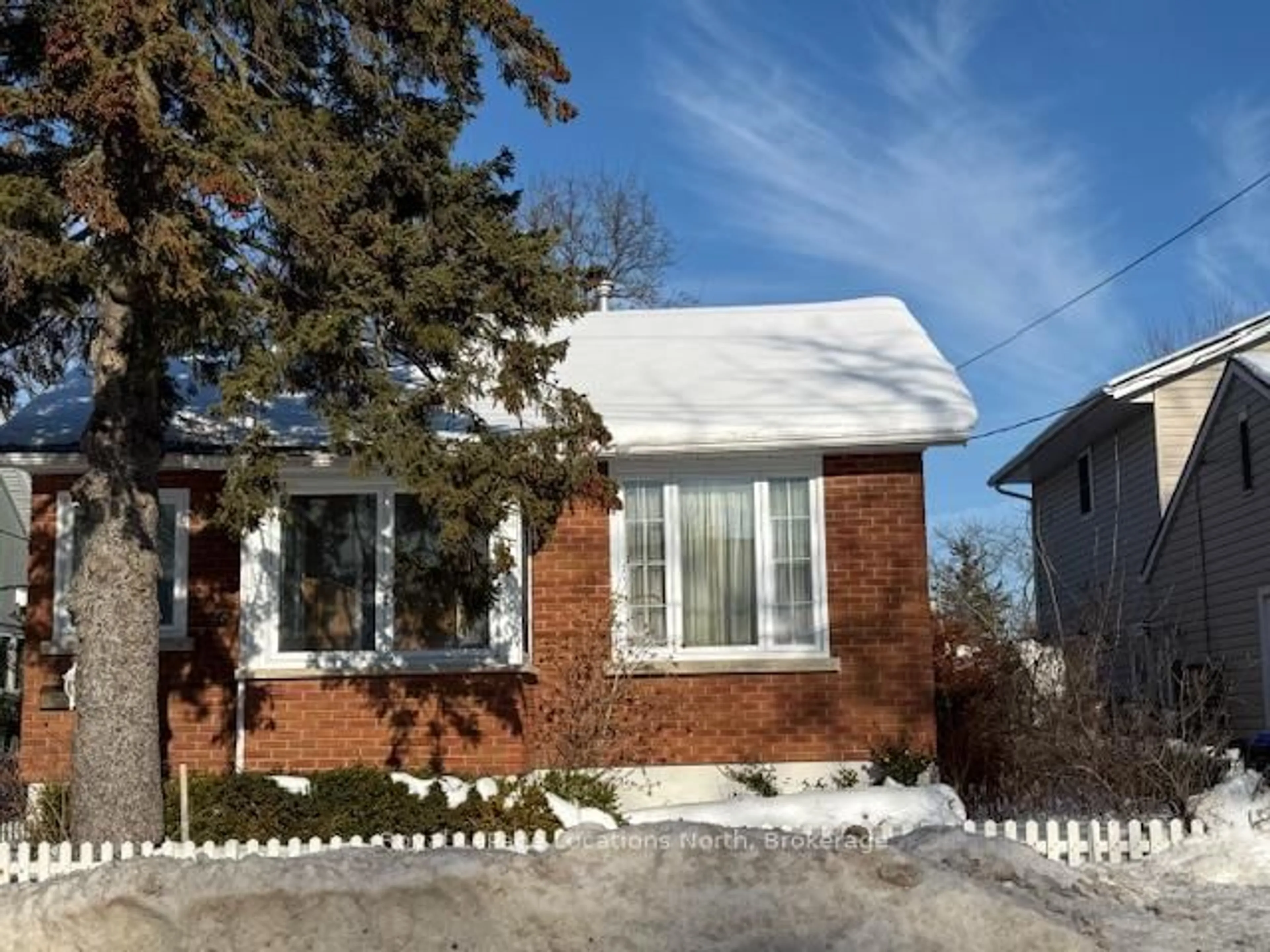 Home with brick exterior material, street for 25 Ninth St, Collingwood Ontario L9Y 2E9