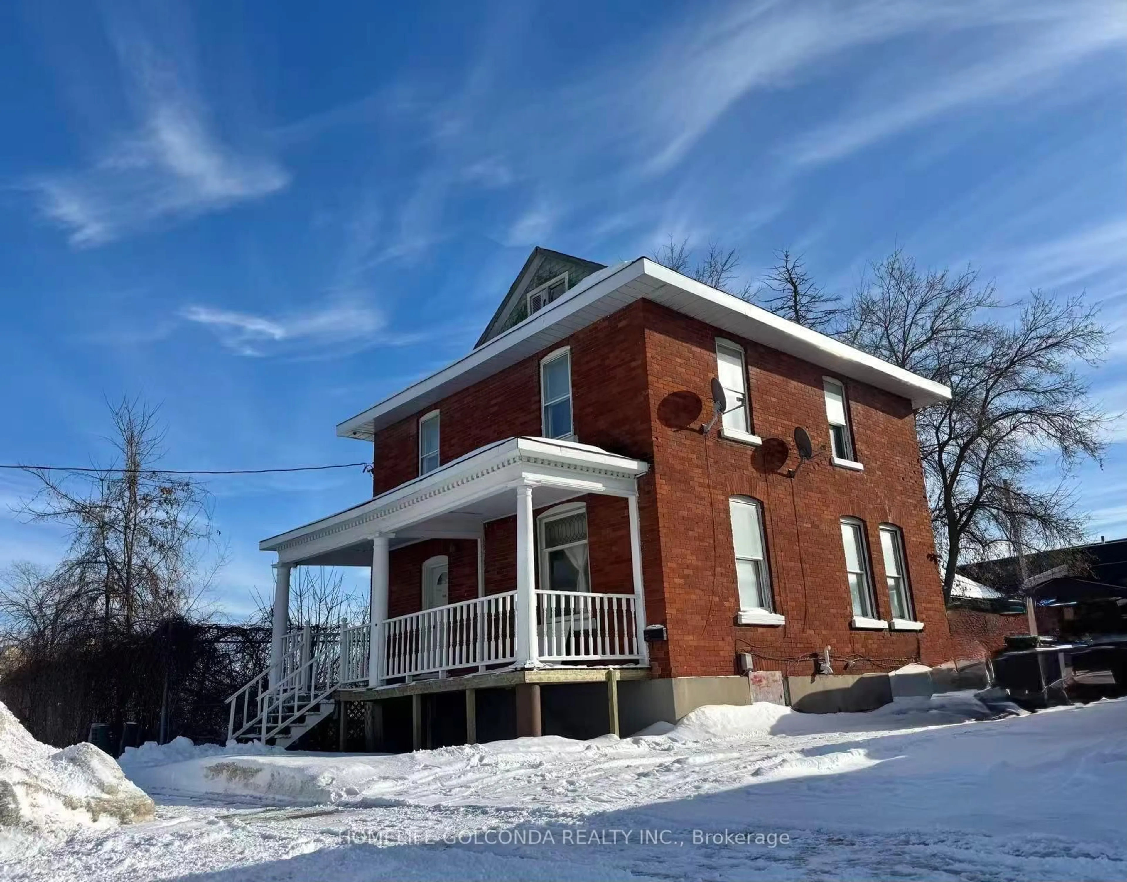 Home with brick exterior material, building for 109 Elgin St, Orillia Ontario L3V 1S6