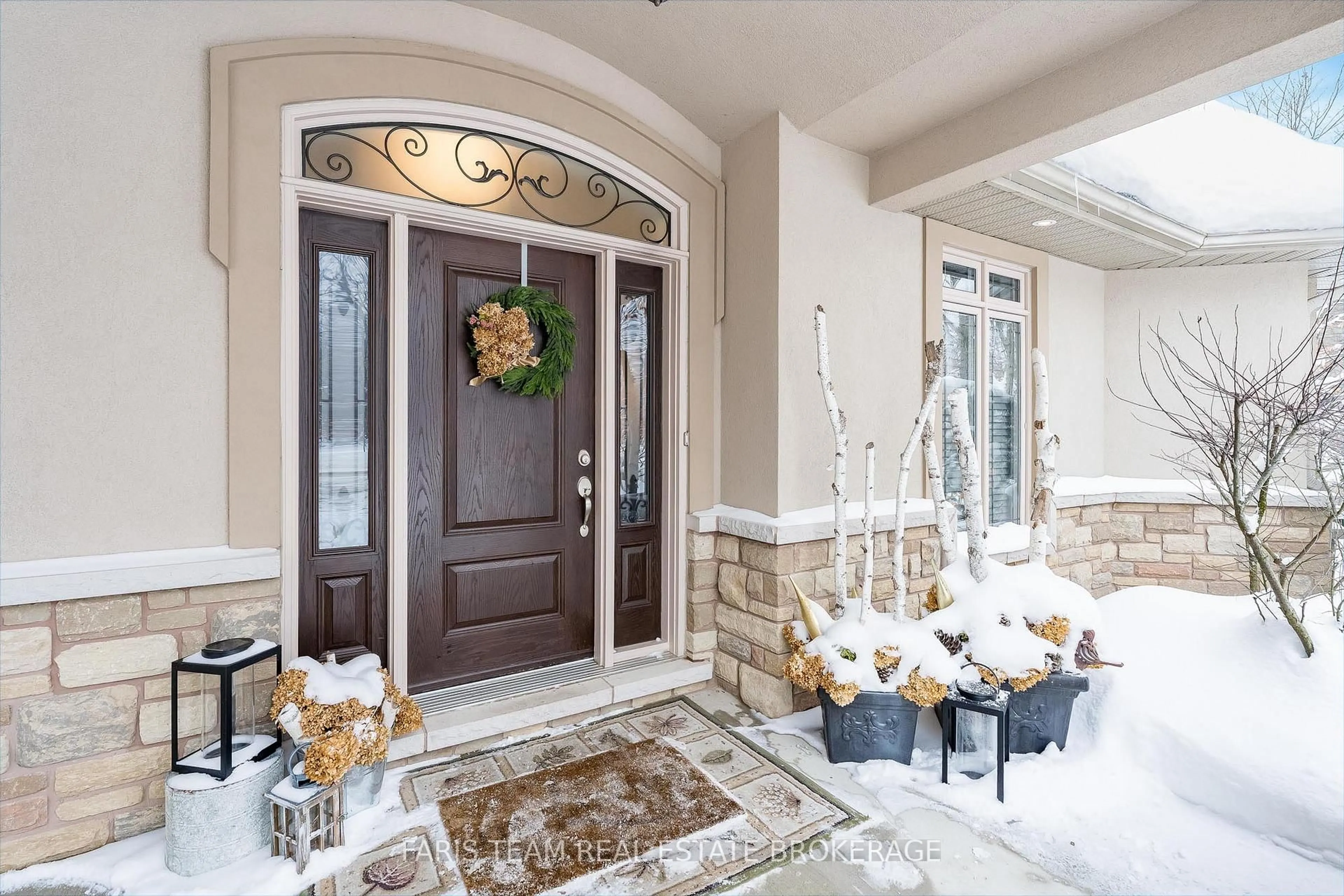 Indoor entryway for 1209 Seadon Rd, Springwater Ontario L9X 1V5