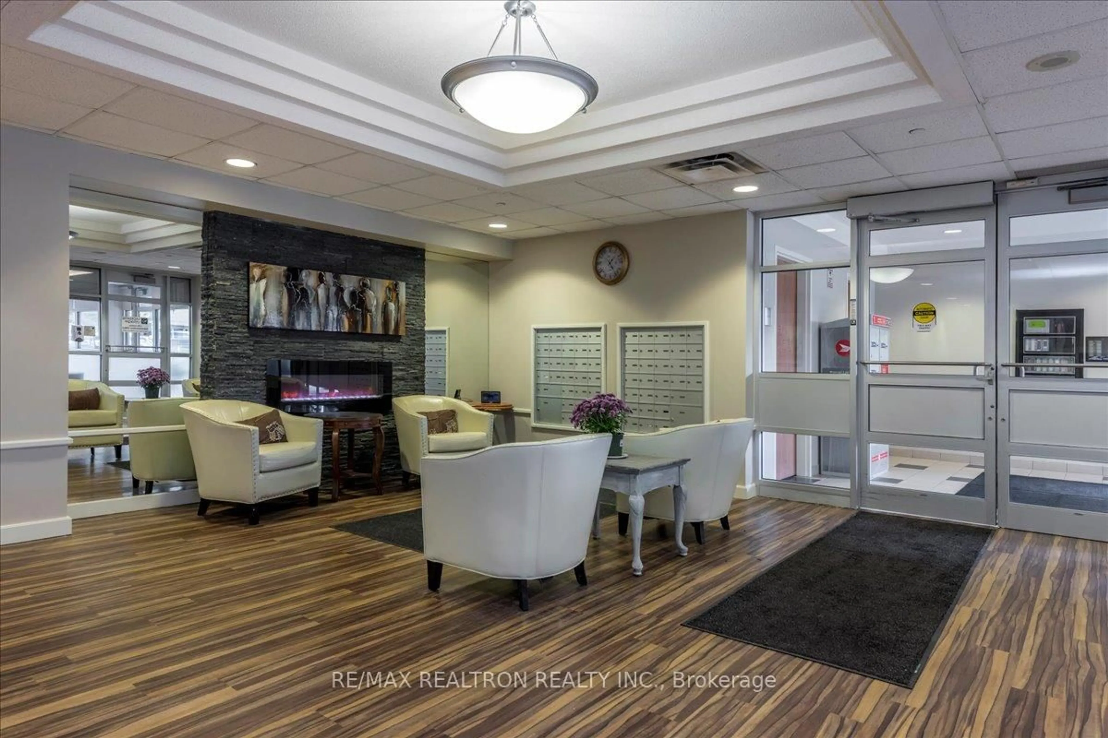 Lobby for 74 Ross St #48, Barrie Ontario L4N 1G3