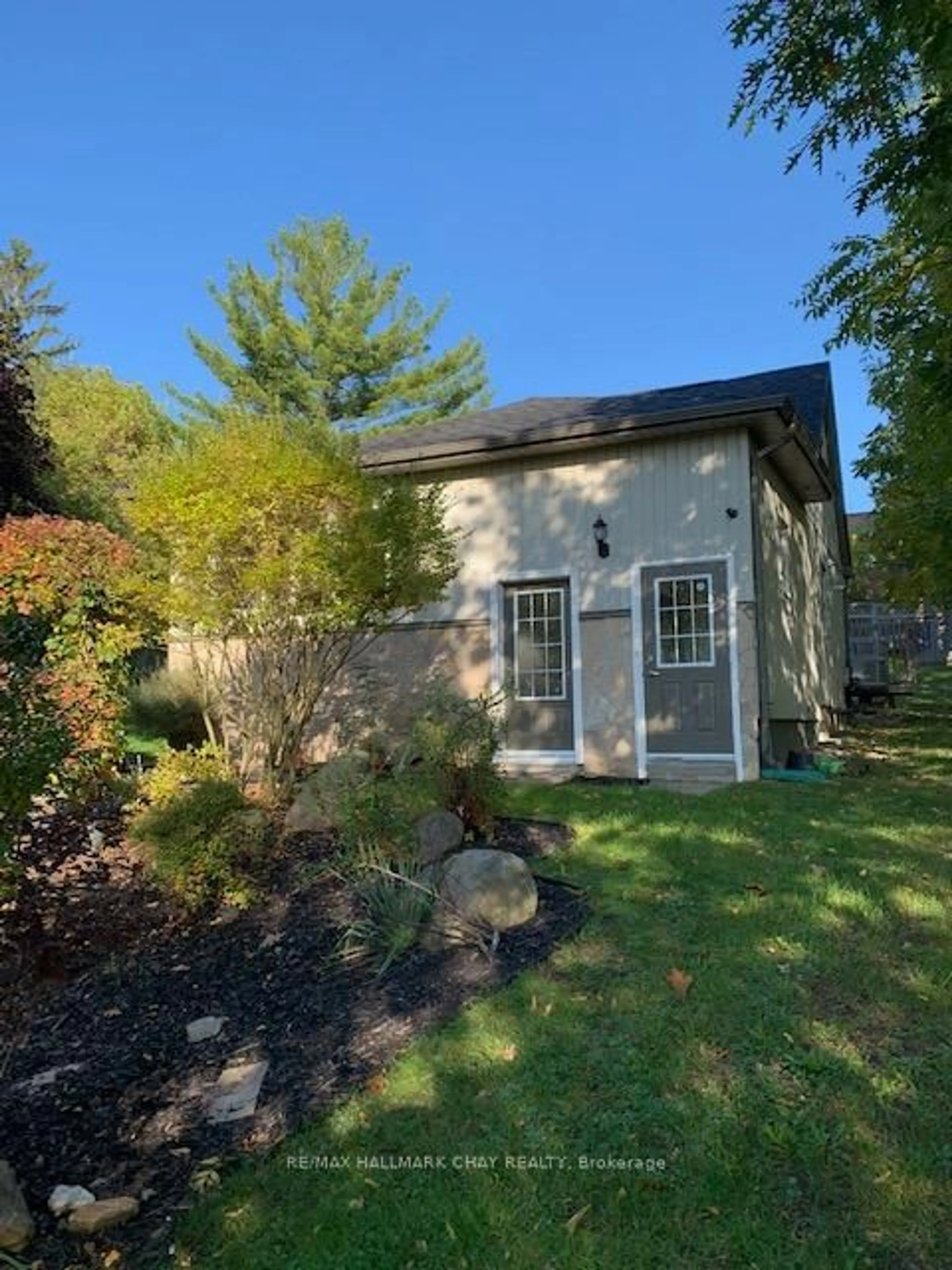 Unknown for 32 Grove St #1, 2, 3, Barrie Ontario L4N 1M7