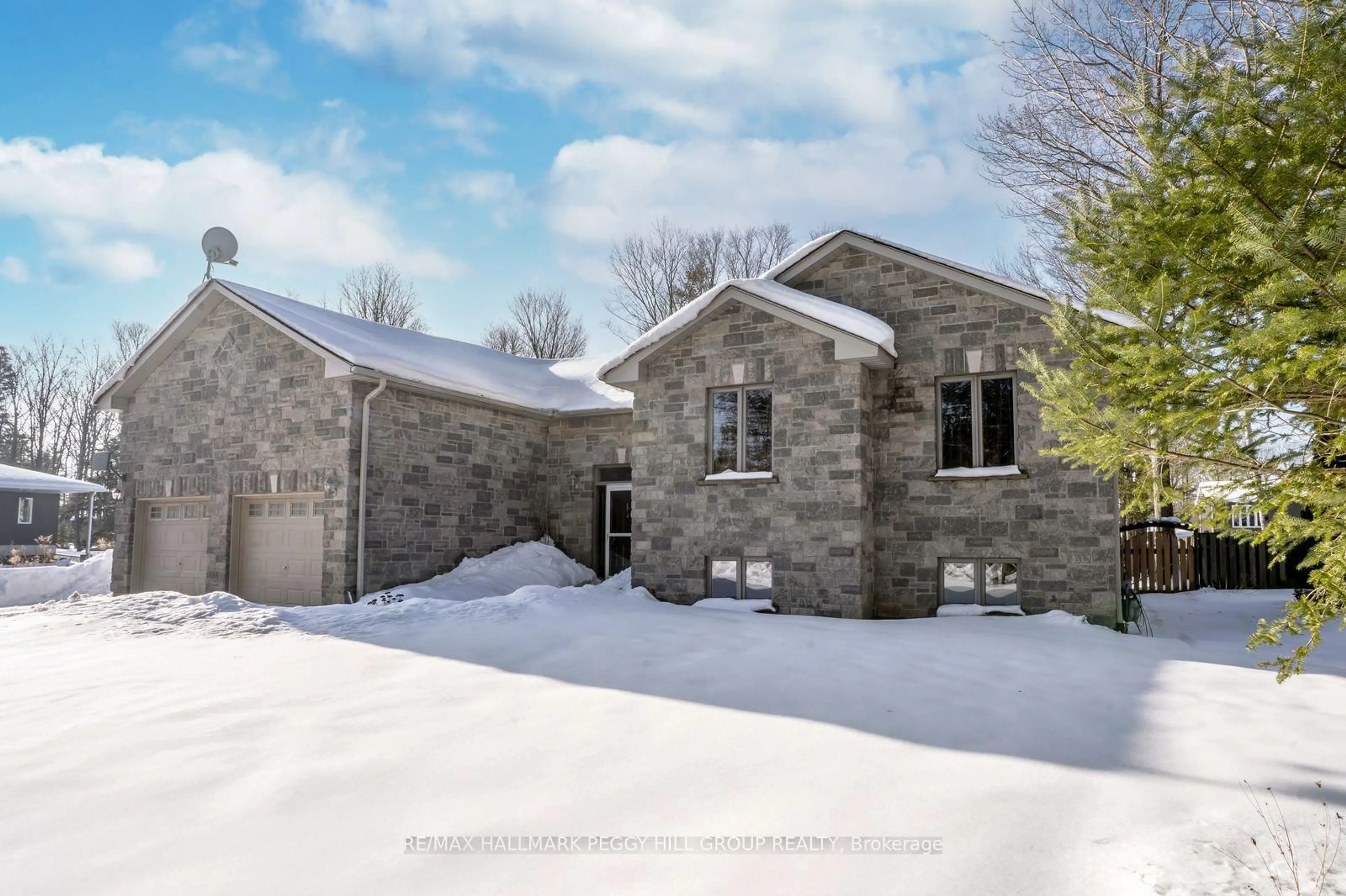 Home with brick exterior material, unknown for 122 Trout Lane, Tiny Ontario L9M 0J1