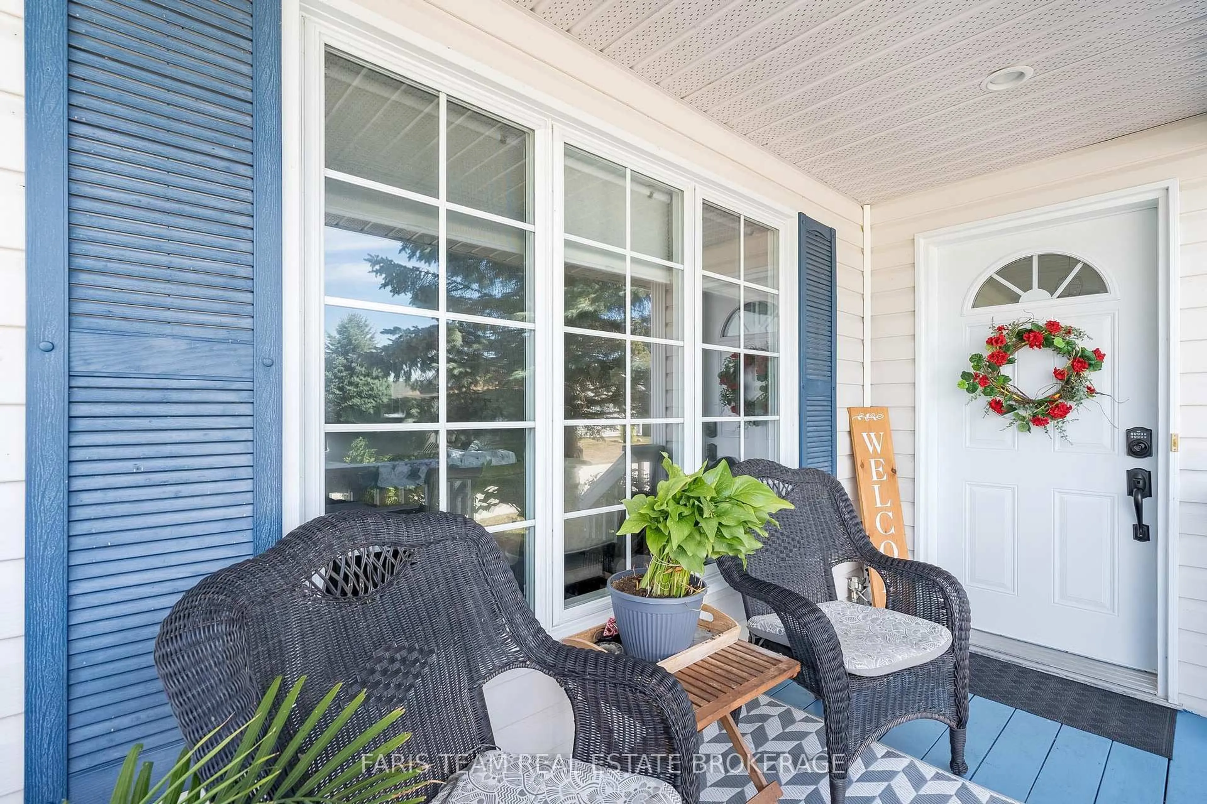 Patio, water/lake/river/ocean view for 61 Pennsylvania Ave, Wasaga Beach Ontario L9Z 3A8