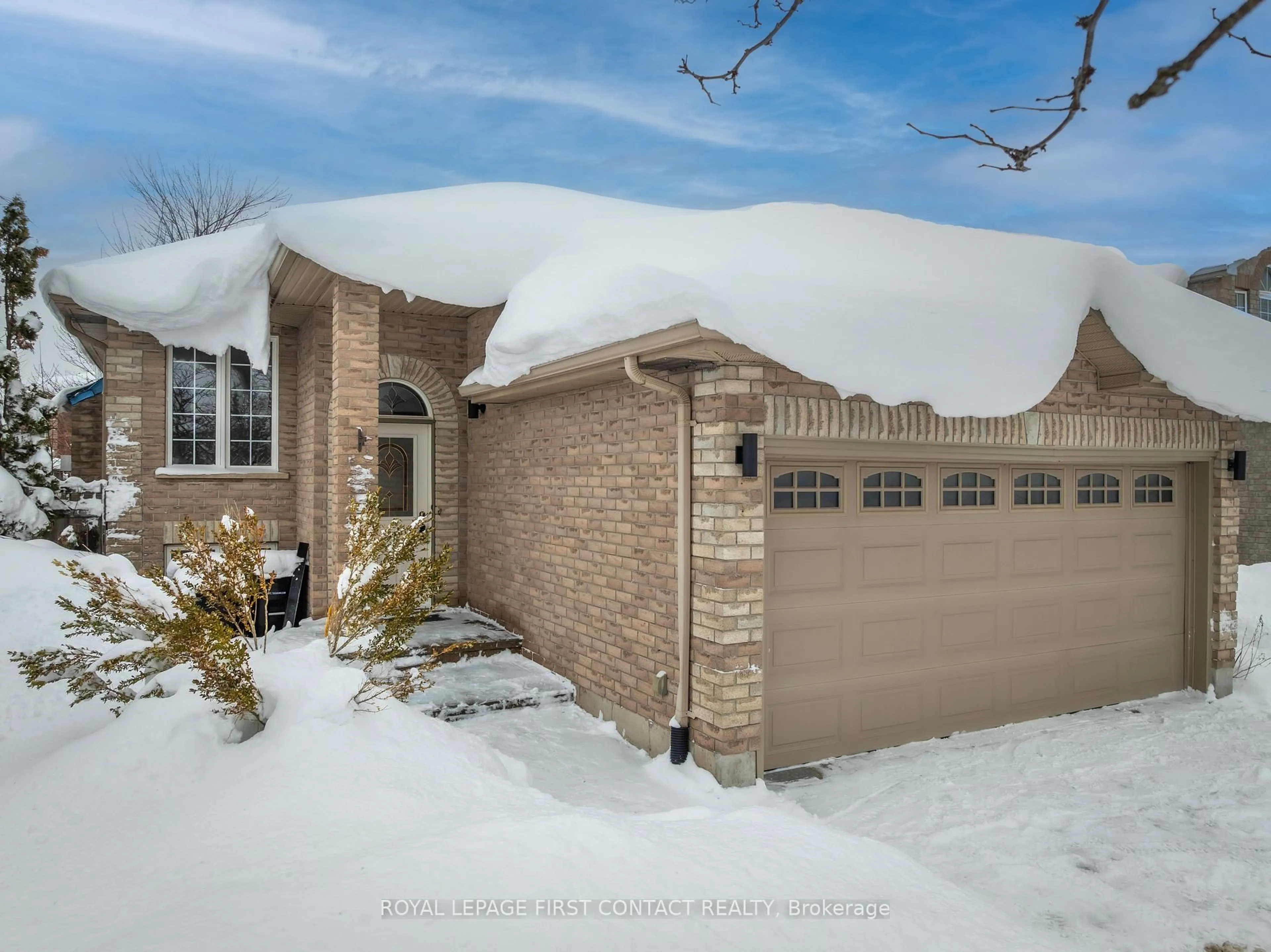 Home with brick exterior material, street for 316 Johnson St, Barrie Ontario L4M 7A1