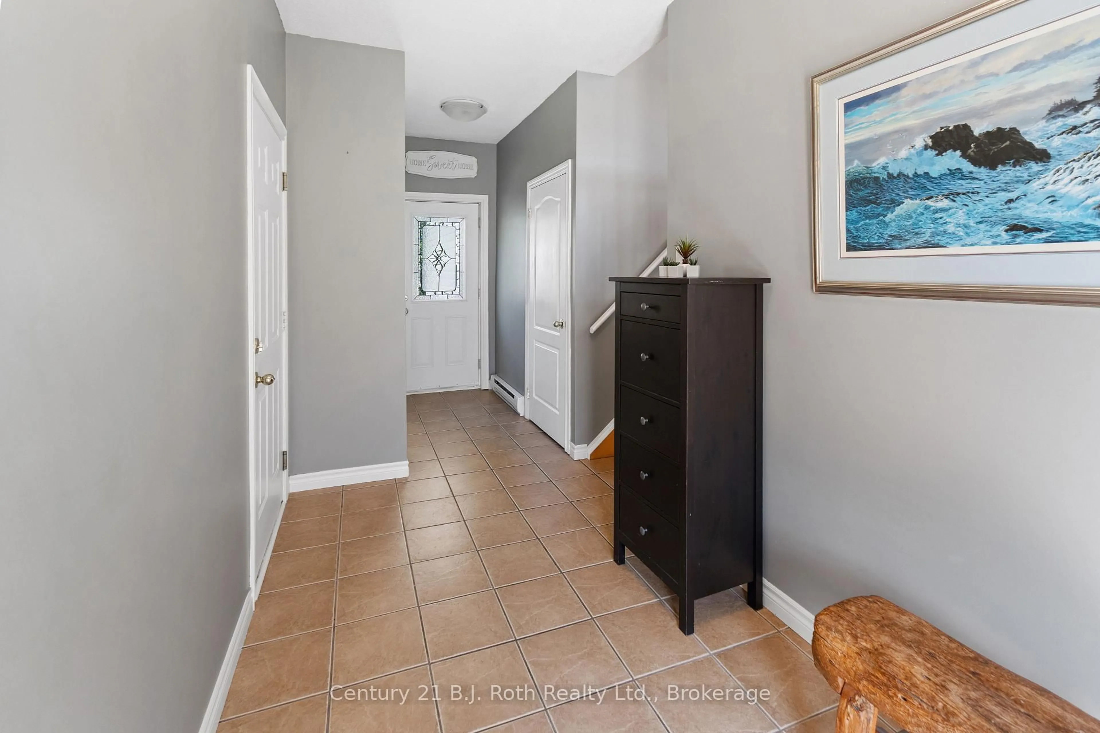 Indoor entryway for 60 Donlands Crt, Severn Ontario L0K 1E0
