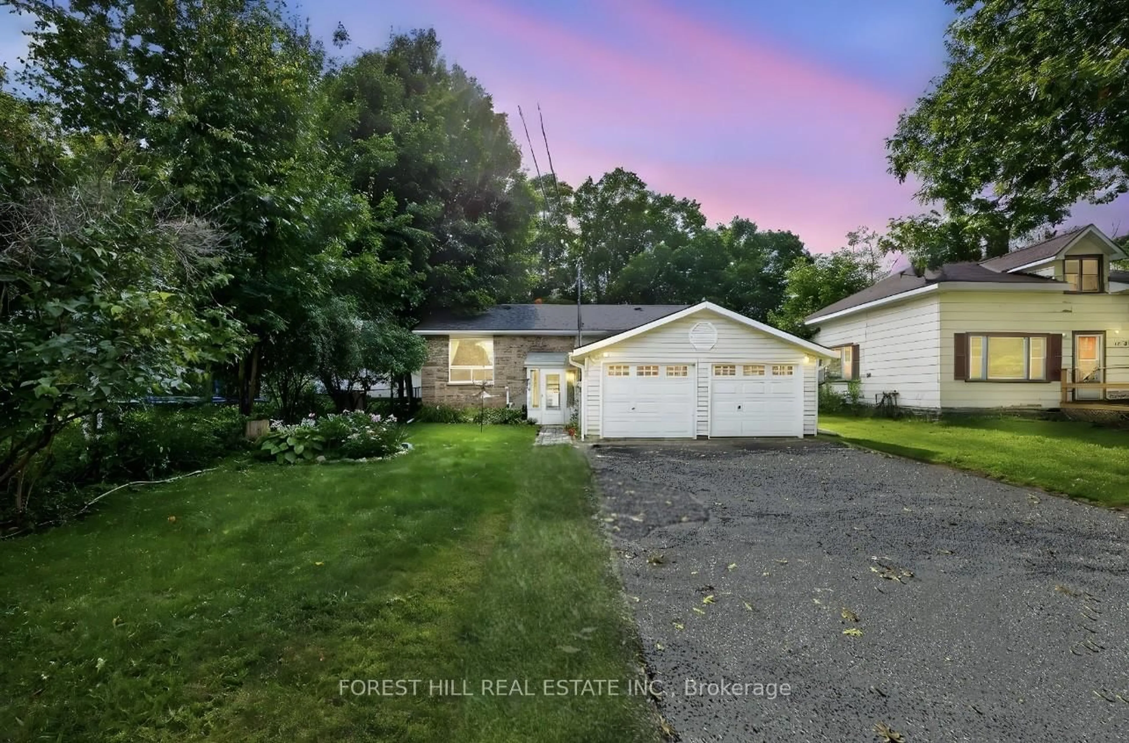 A pic from outside/outdoor area/front of a property/back of a property/a pic from drone, street for 228 Cavana St, Midland Ontario L4R 4C1