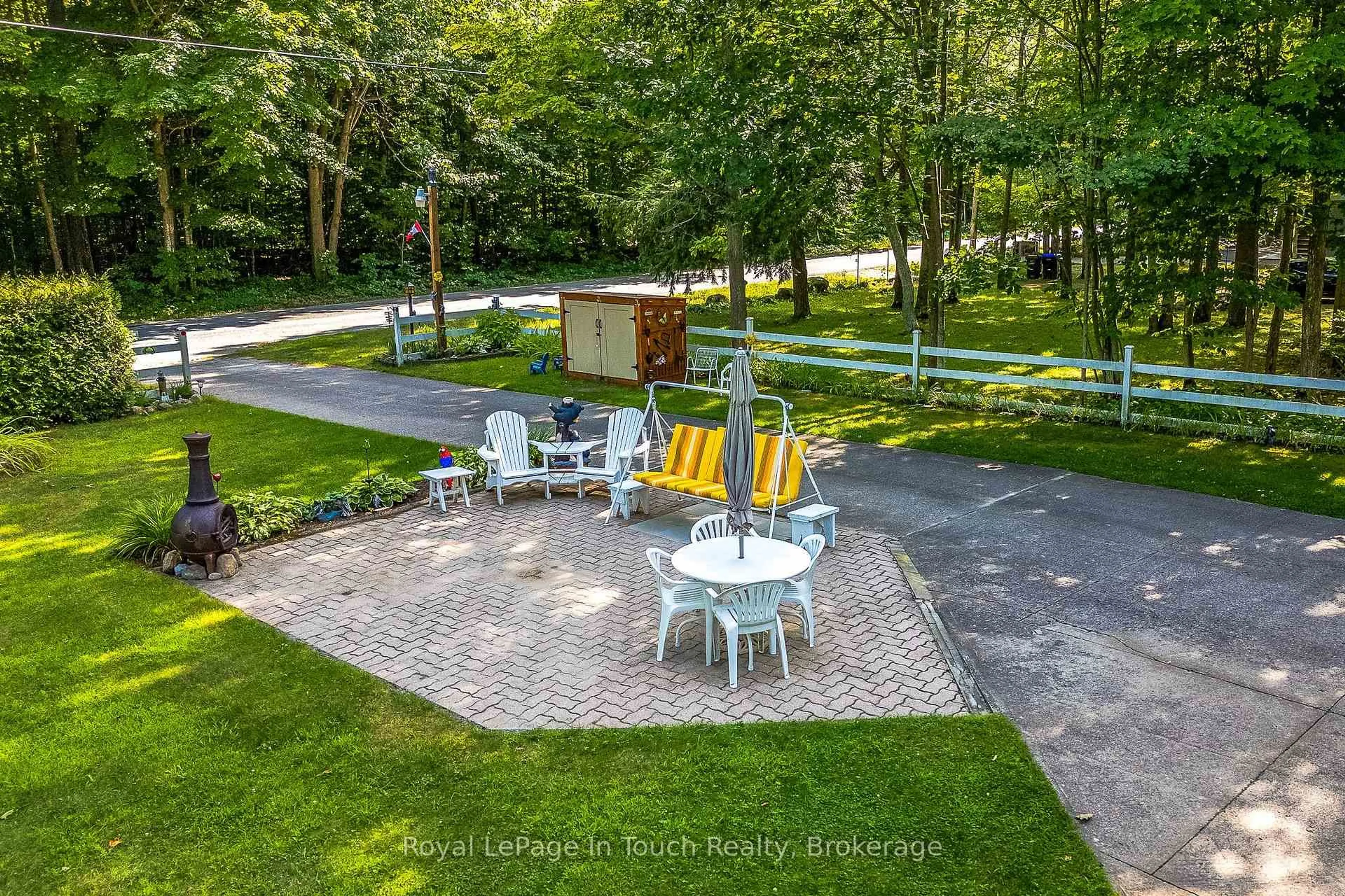 Patio, street for 682 CONCESSION 15 Rd, Tiny Ontario L9M 0H7