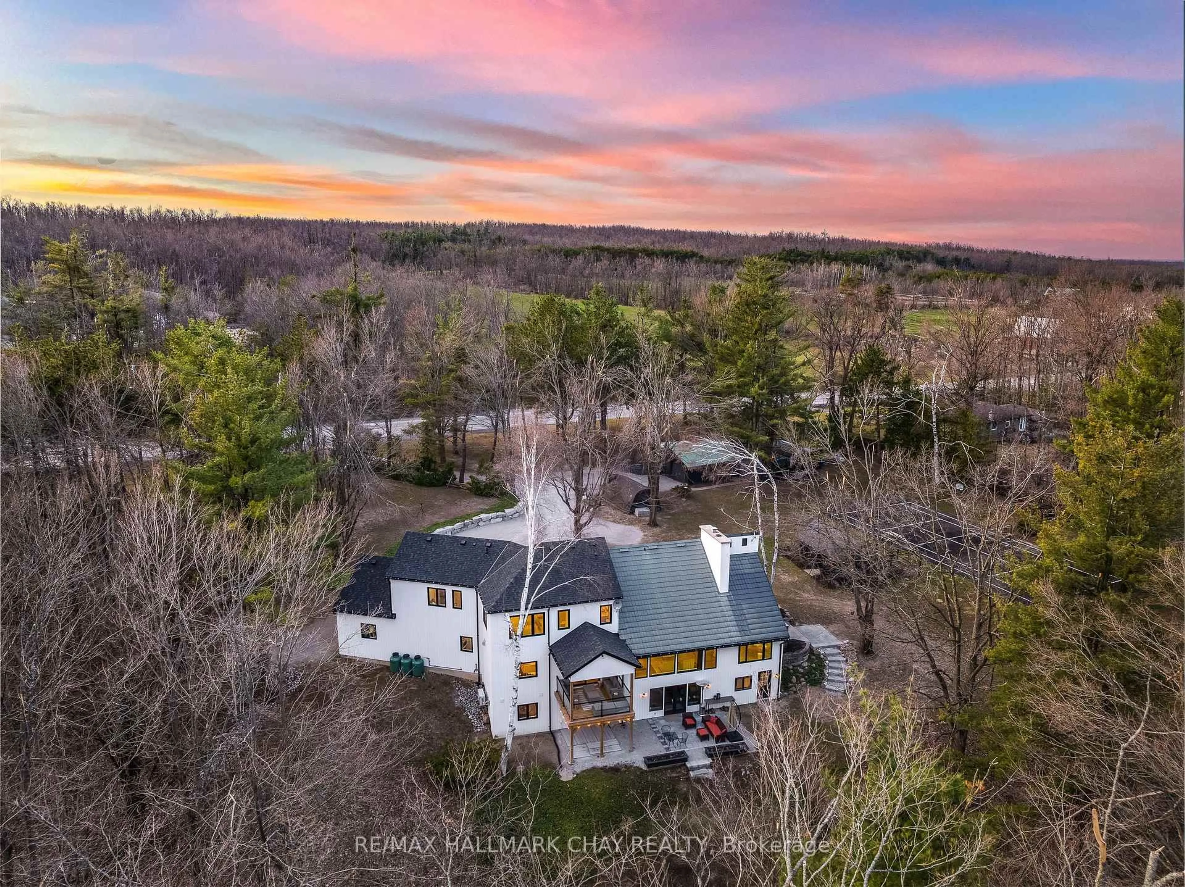 A pic from outside/outdoor area/front of a property/back of a property/a pic from drone, unknown for 1359 Old Barrie Rd, Oro-Medonte Ontario L0L 1T0