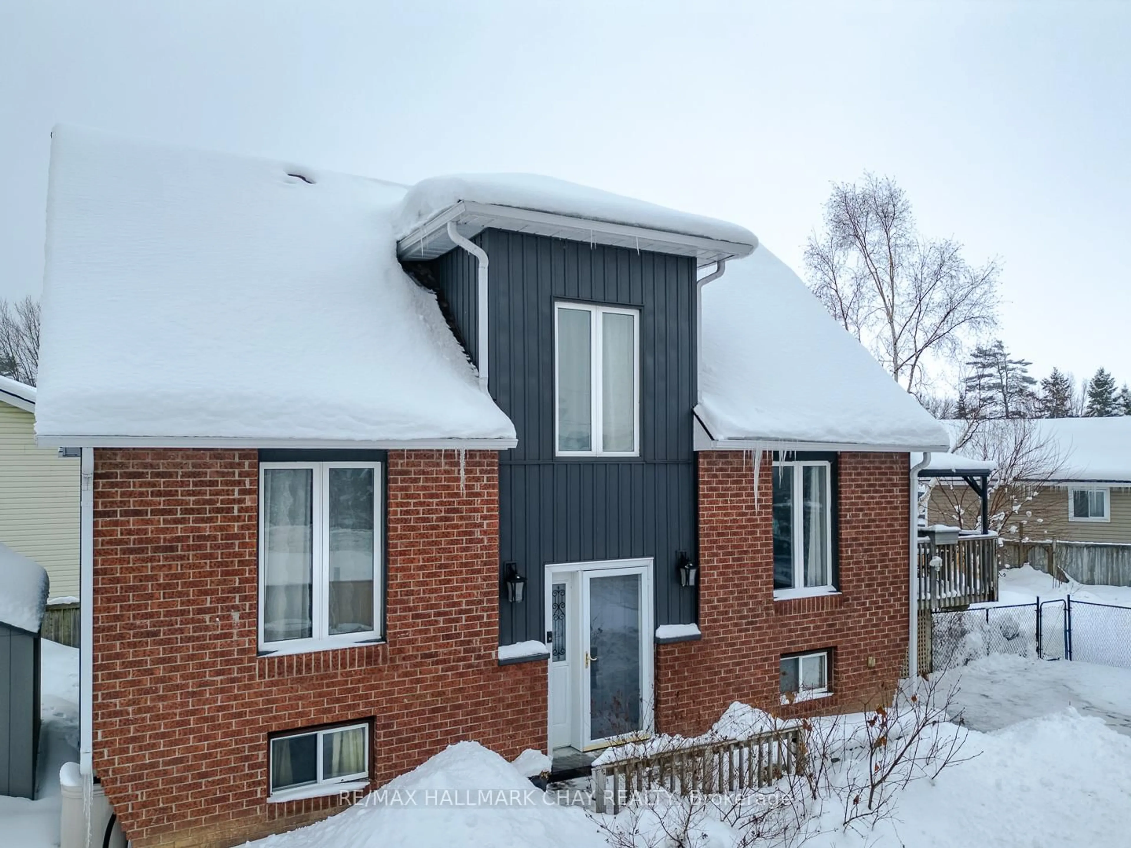 Home with brick exterior material, street for 3337 Beckett Pl, Severn Ontario L3V 0V9