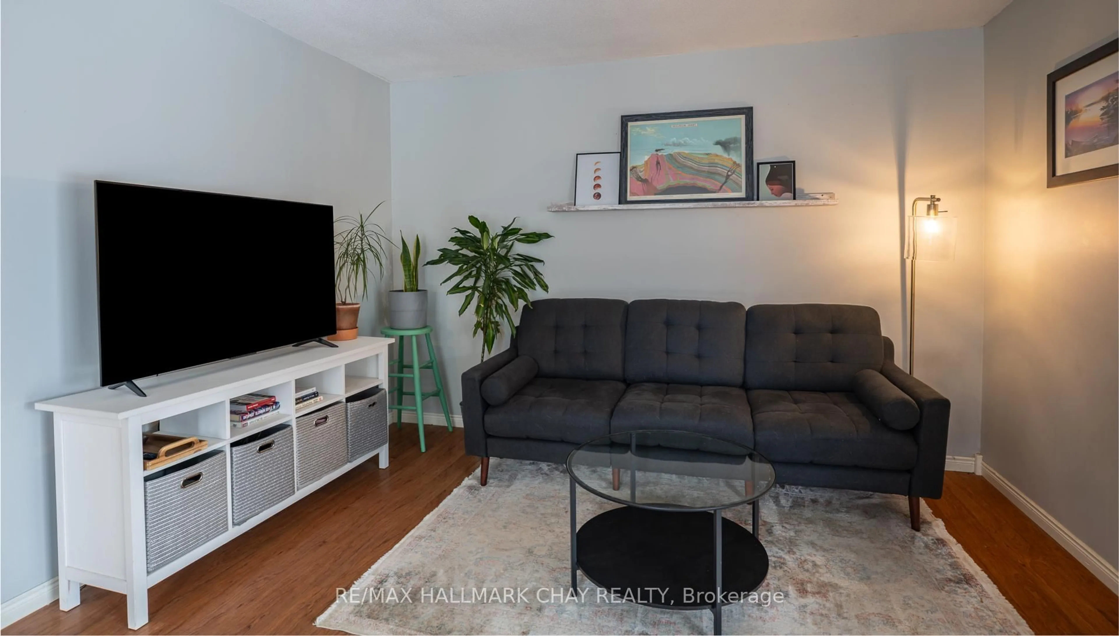 Living room with furniture, unknown for 3337 Beckett Pl, Severn Ontario L3V 0V9