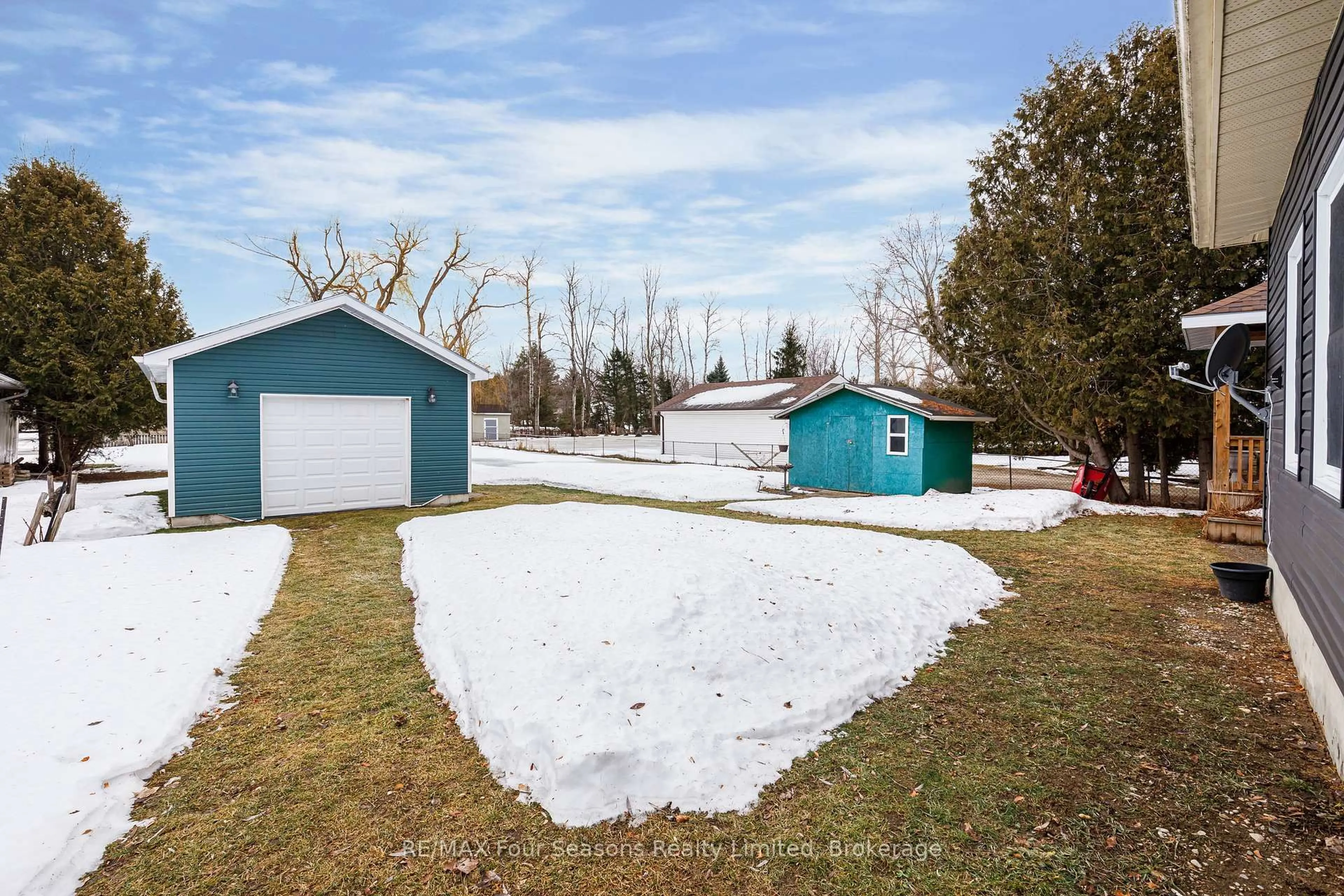 Shed for 225 Christopher St, Clearview Ontario L0M 1S0