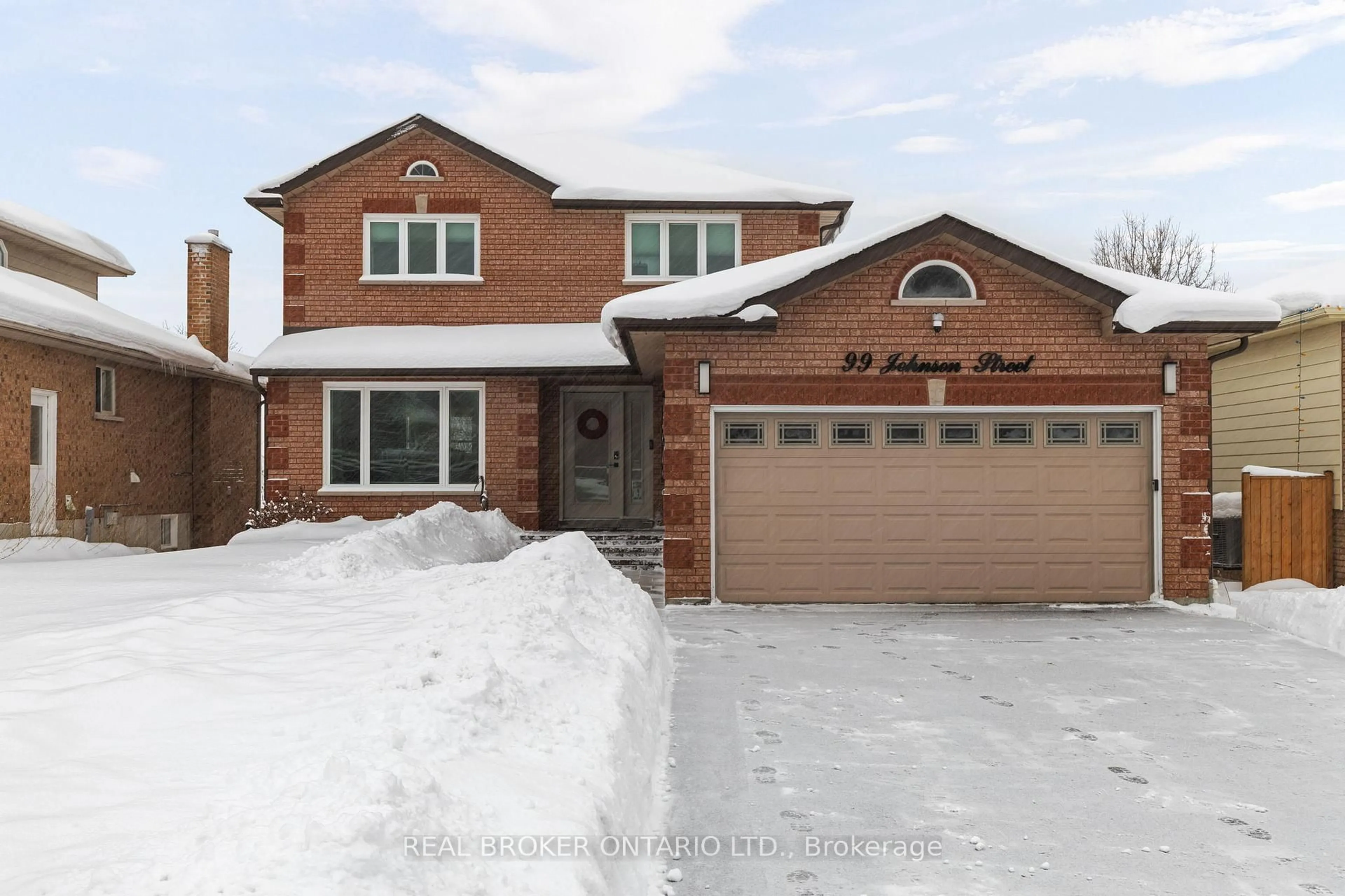 Home with brick exterior material, street for 99 Johnson St, Orillia Ontario L3V 7R7