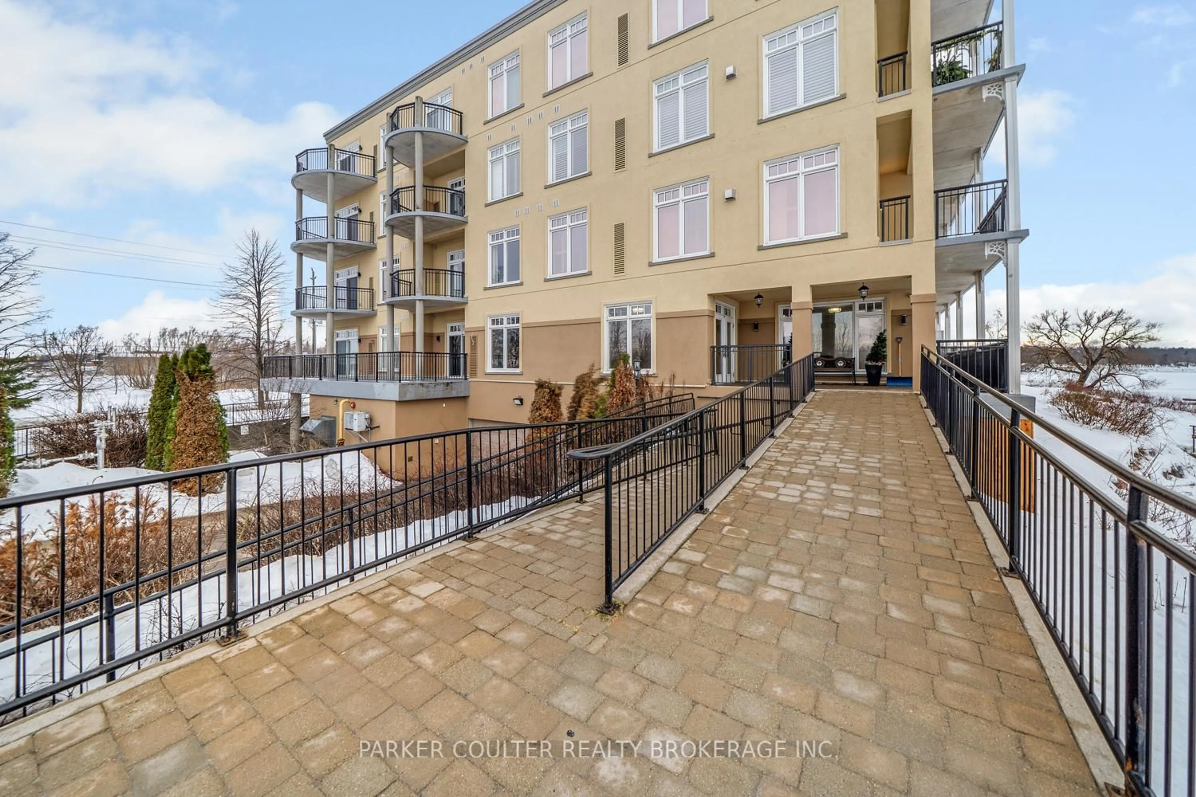 Patio, street for 140 Cedar Island Rd #312, Orillia Ontario L3V 1T1