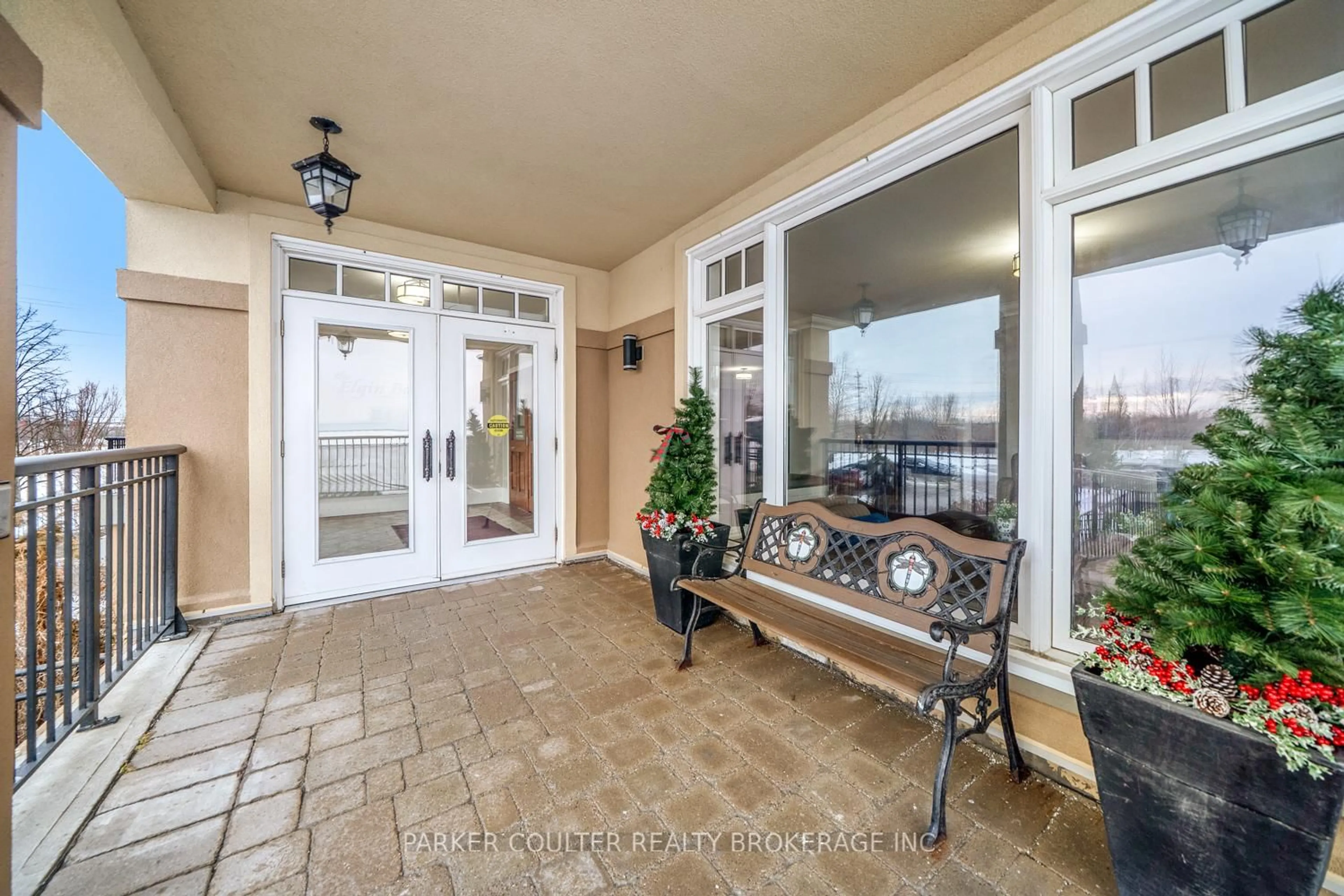 Indoor entryway for 140 Cedar Island Rd #312, Orillia Ontario L3V 1T1