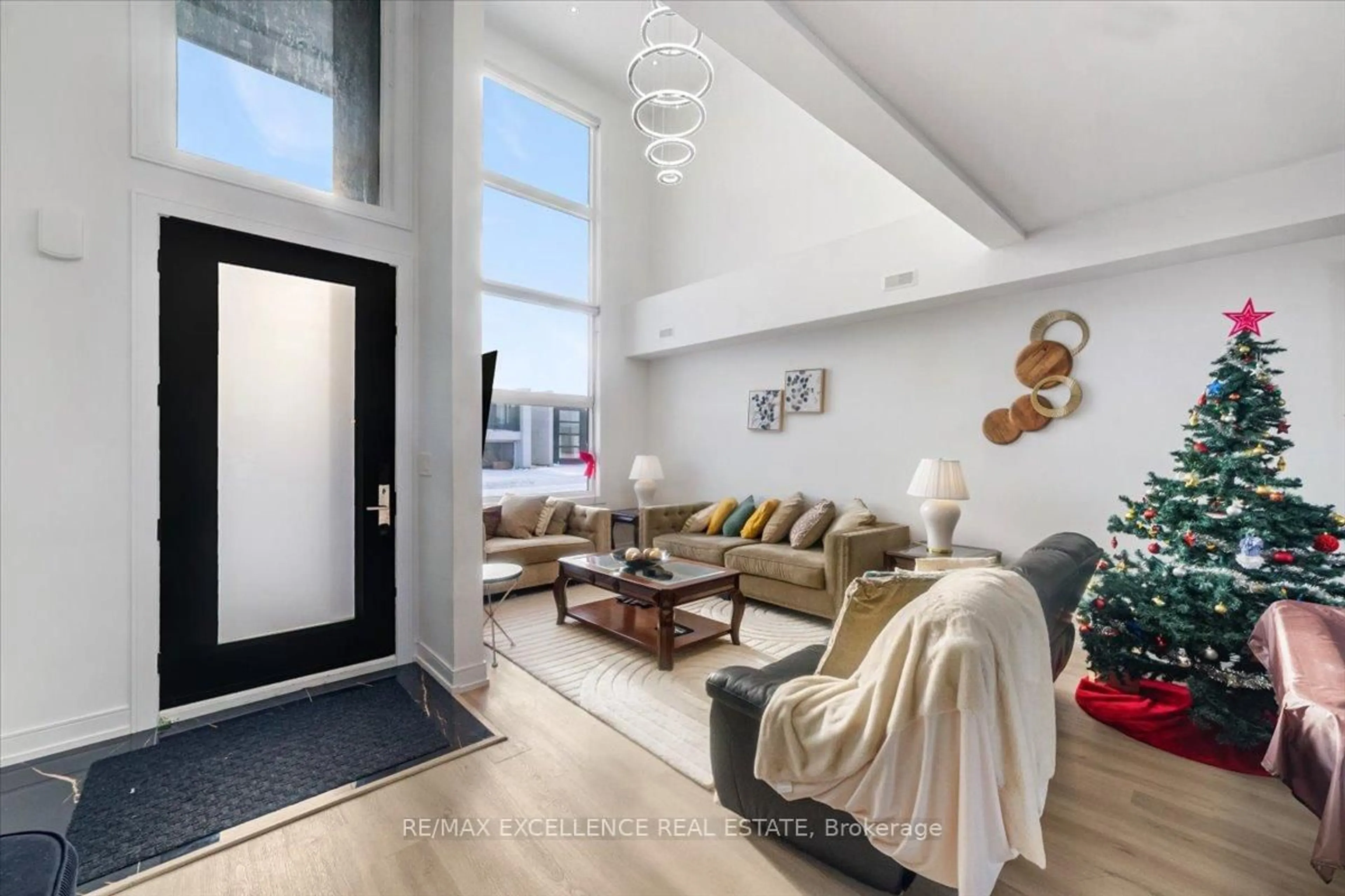 Living room with furniture, unknown for 3717 Quayside Dr, Severn Ontario L3V 8M9