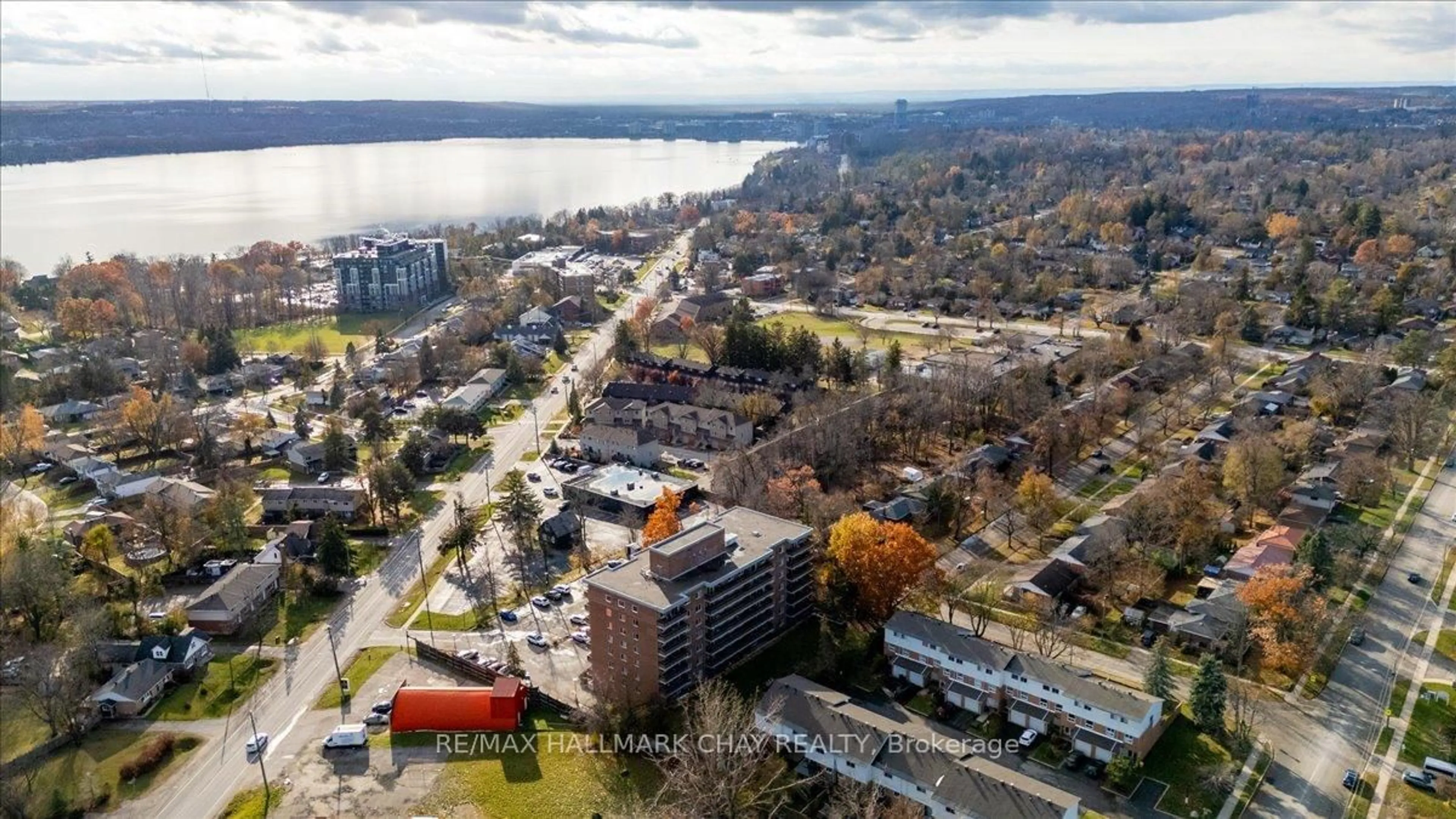 A pic from outside/outdoor area/front of a property/back of a property/a pic from drone, water/lake/river/ocean view for 414 Blake St #706, Barrie Ontario L4M 5J7
