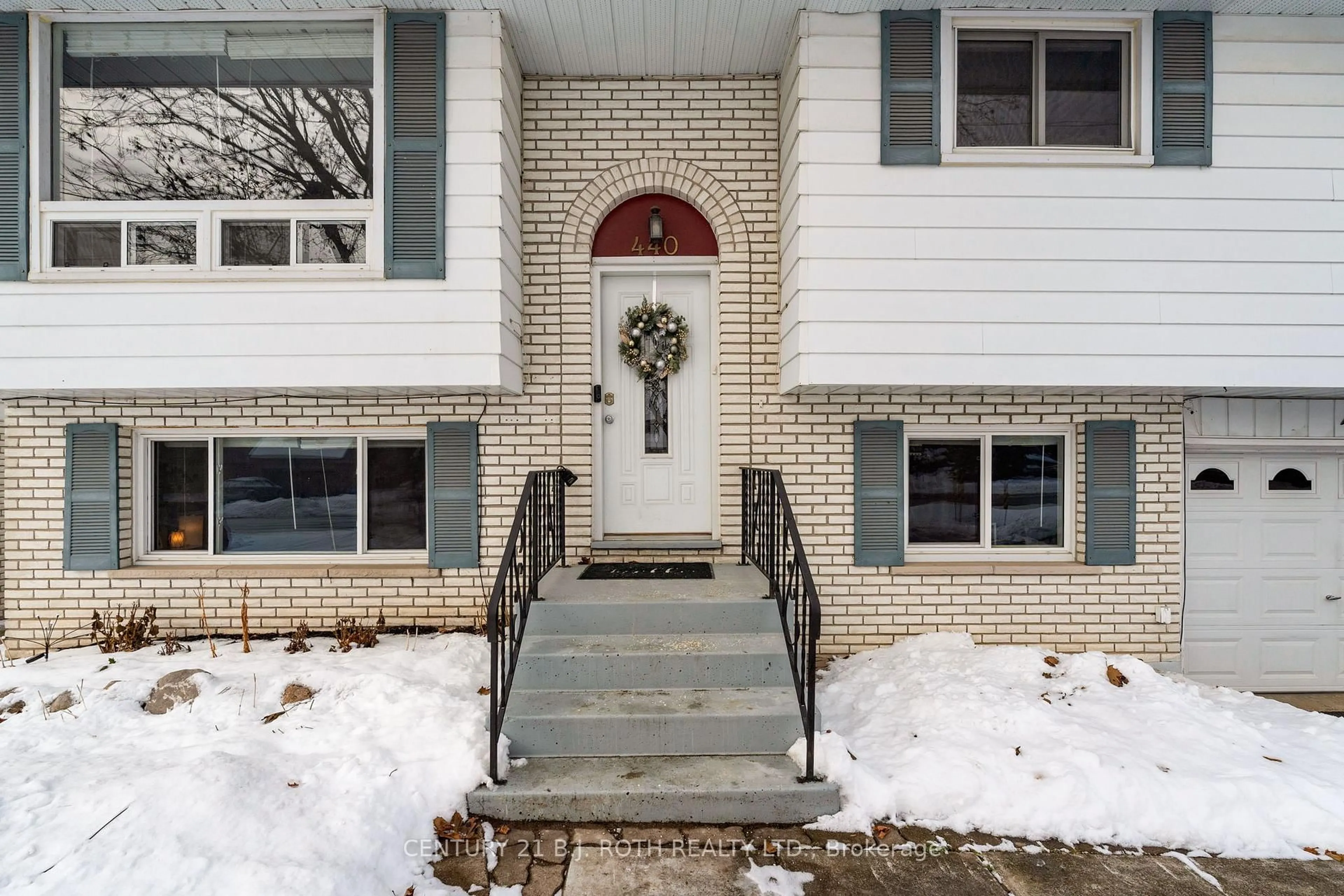 Unknown for 440 Barrie Rd, Orillia Ontario L3V 6L9